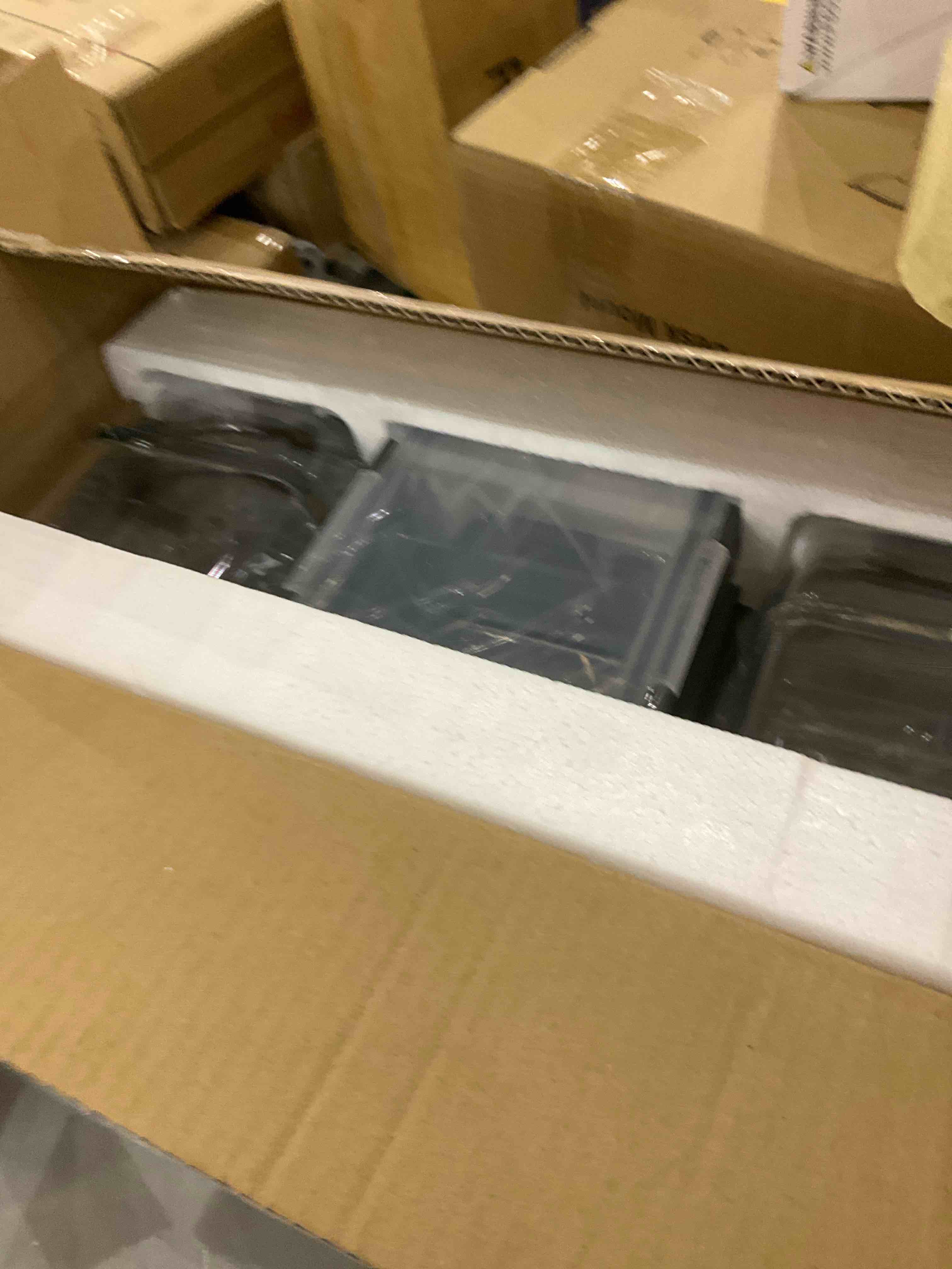 https://s3.amazonaws.com/lotting-images-prod/BargainHunt/EXS01011103_1708112577868.jpeg
