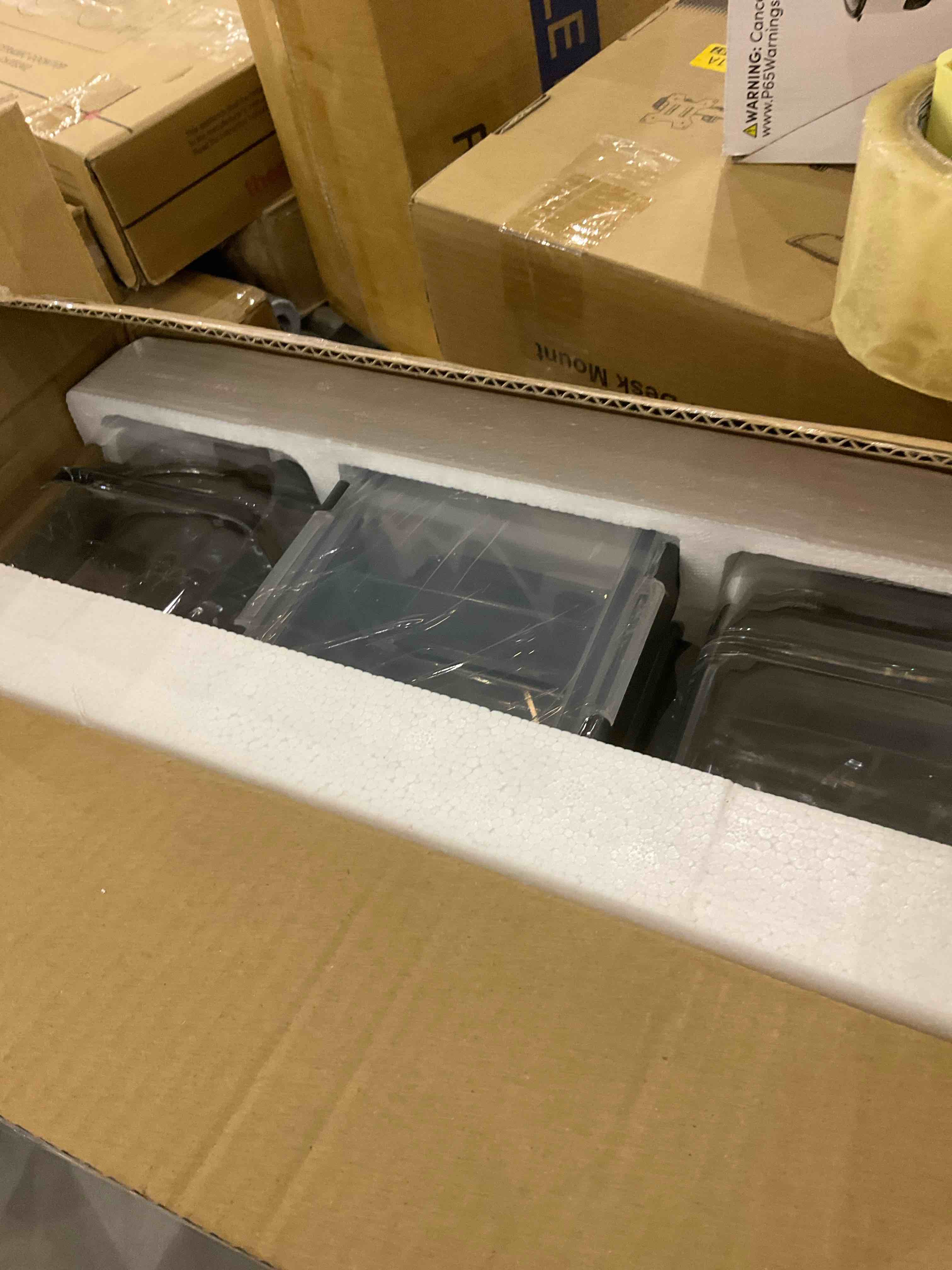 https://s3.amazonaws.com/lotting-images-prod/BargainHunt/EXS01011103_1708112578740.jpeg