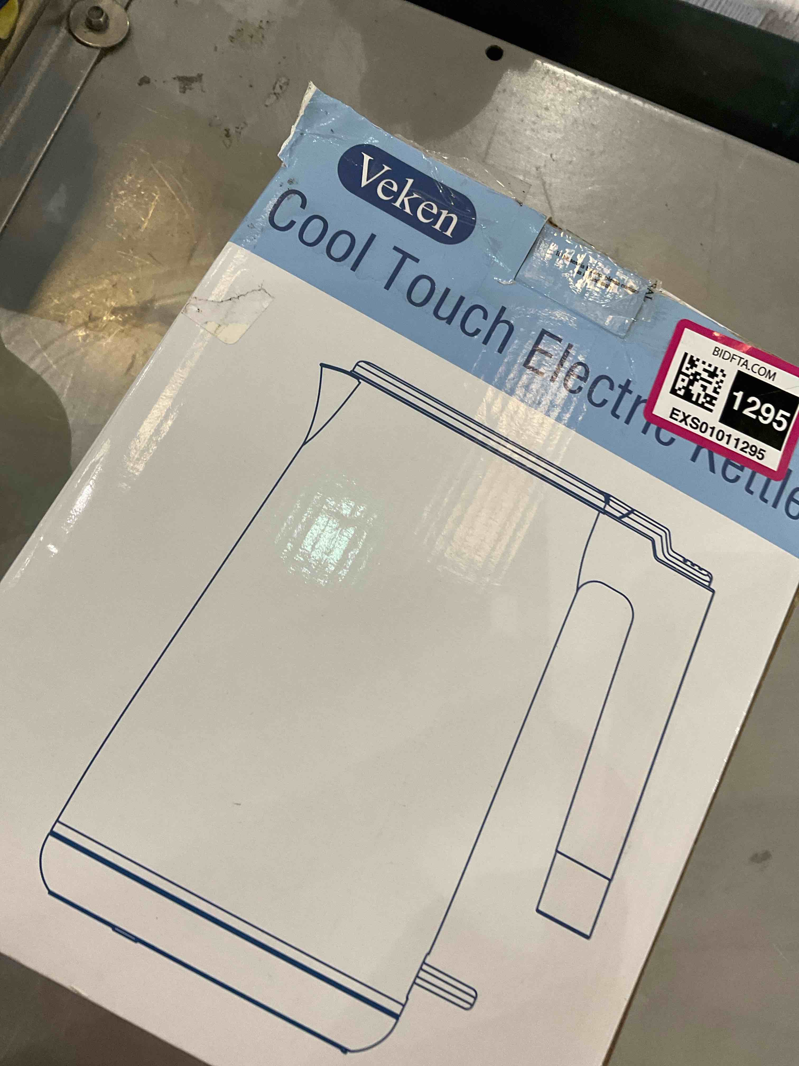 Veken Electric Tea Kettle, 1.5 Liter Speed-Boil Hot Water Boiler, 304 Stainless Steel Interior Water Warmer Heater,BPA Free Teapot with Double Wall Insulated, Auto Shut Off for Coffee & Tea (White)