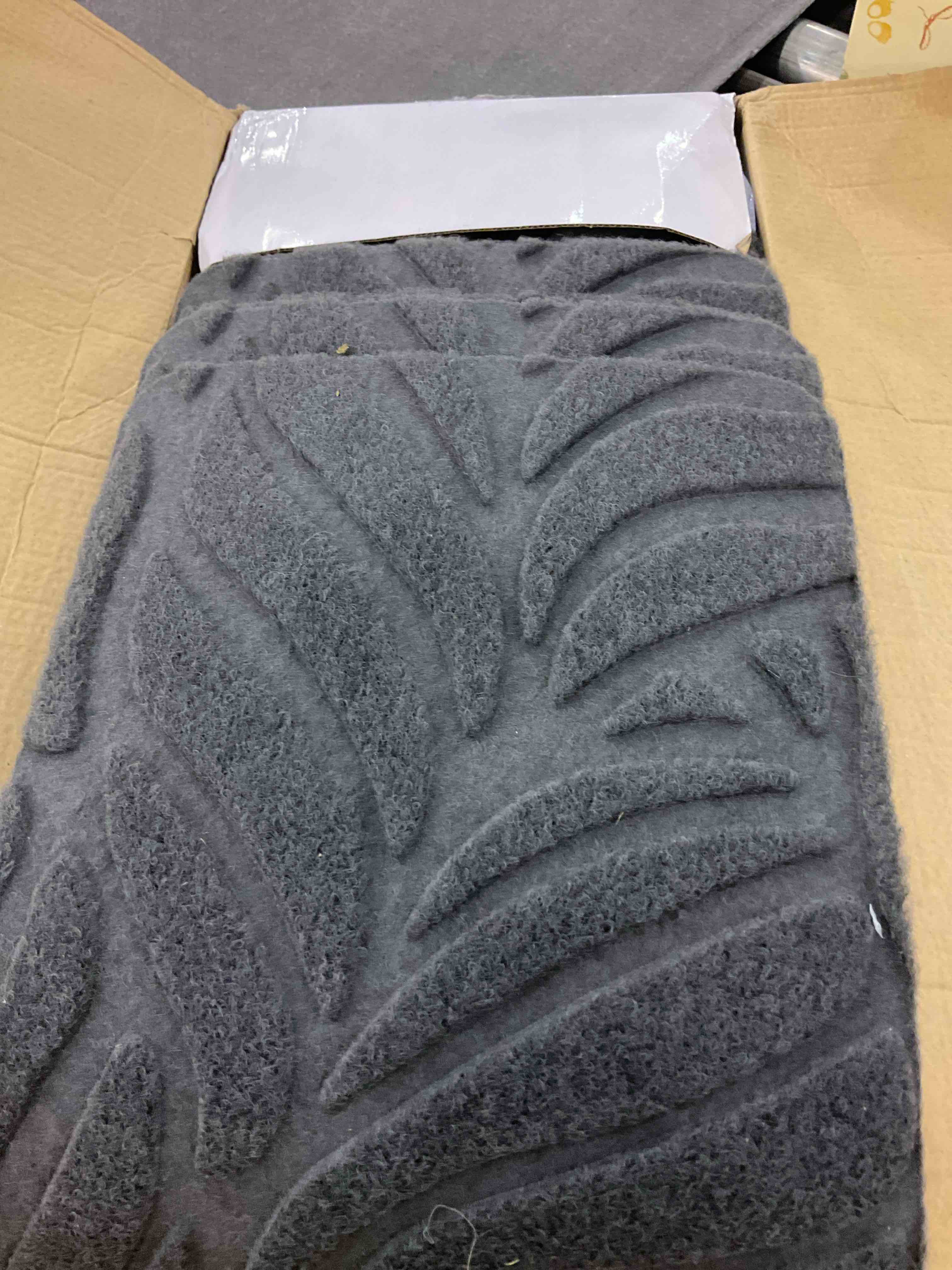 https://s3.amazonaws.com/lotting-images-prod/BargainHunt/EXS01011329_1708608008312.jpeg