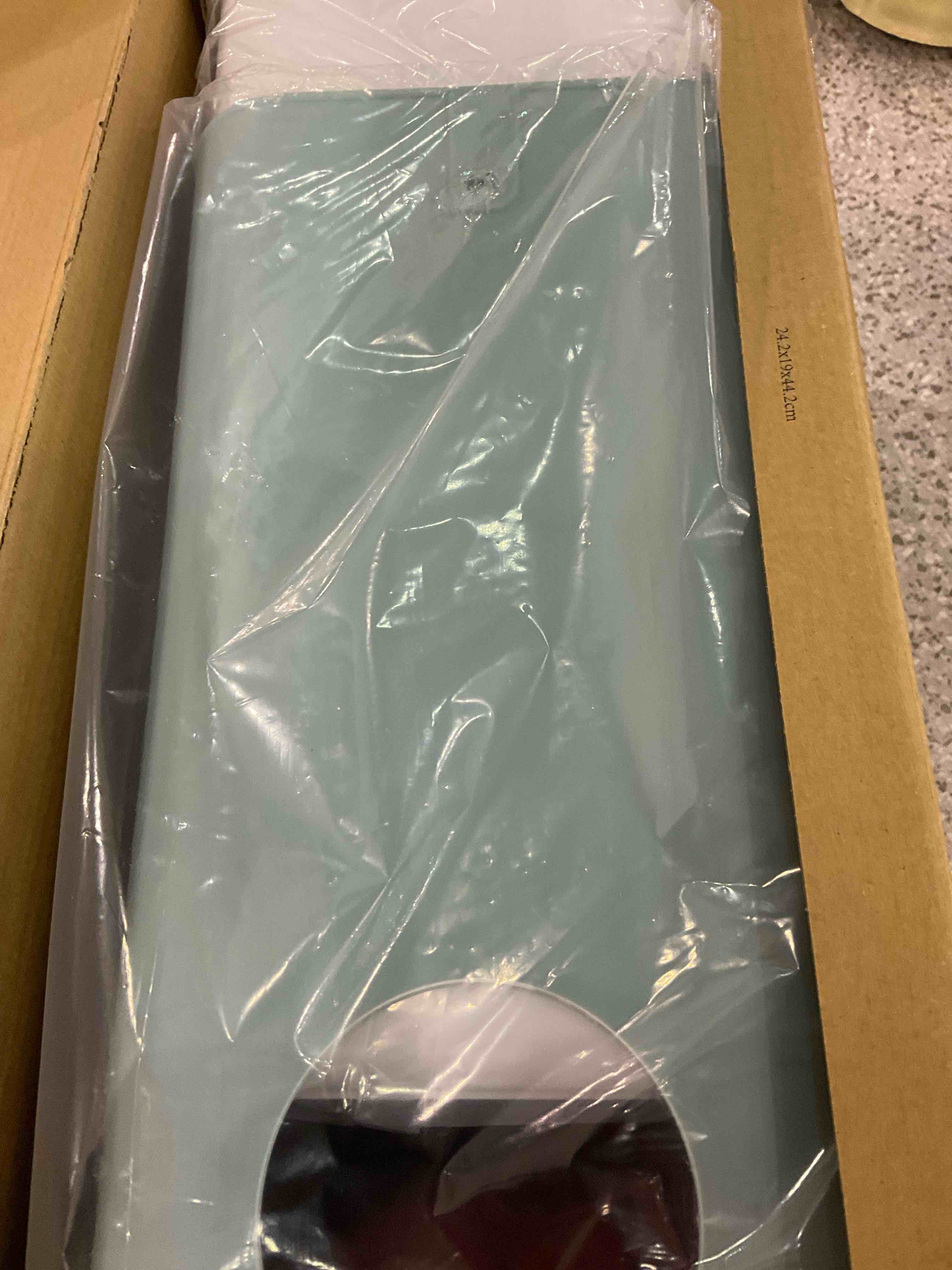 https://s3.amazonaws.com/lotting-images-prod/BargainHunt/EXS01011359_1708606925847.jpeg