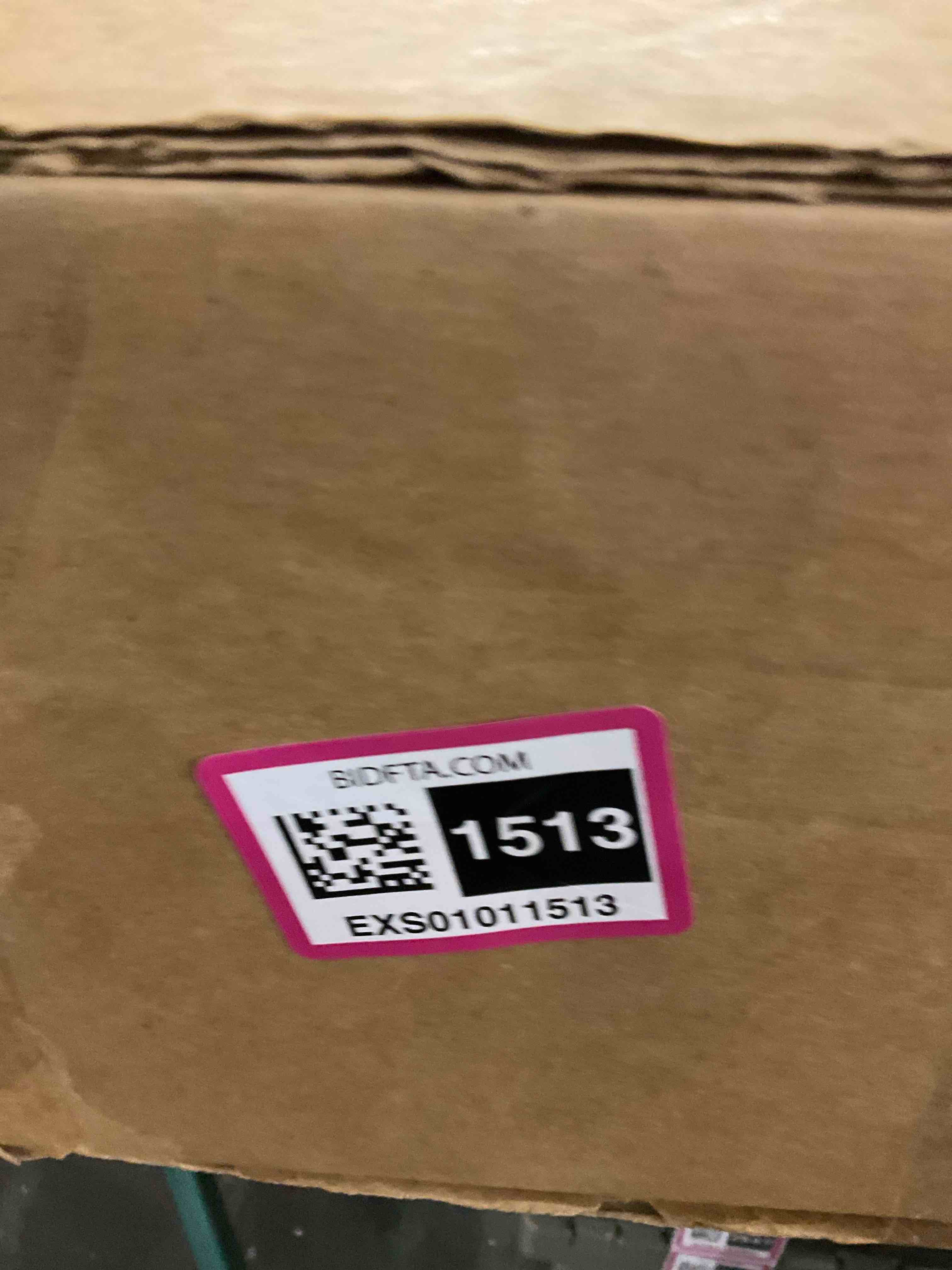 https://s3.amazonaws.com/lotting-images-prod/BargainHunt/EXS01011513_1708435350135.jpeg