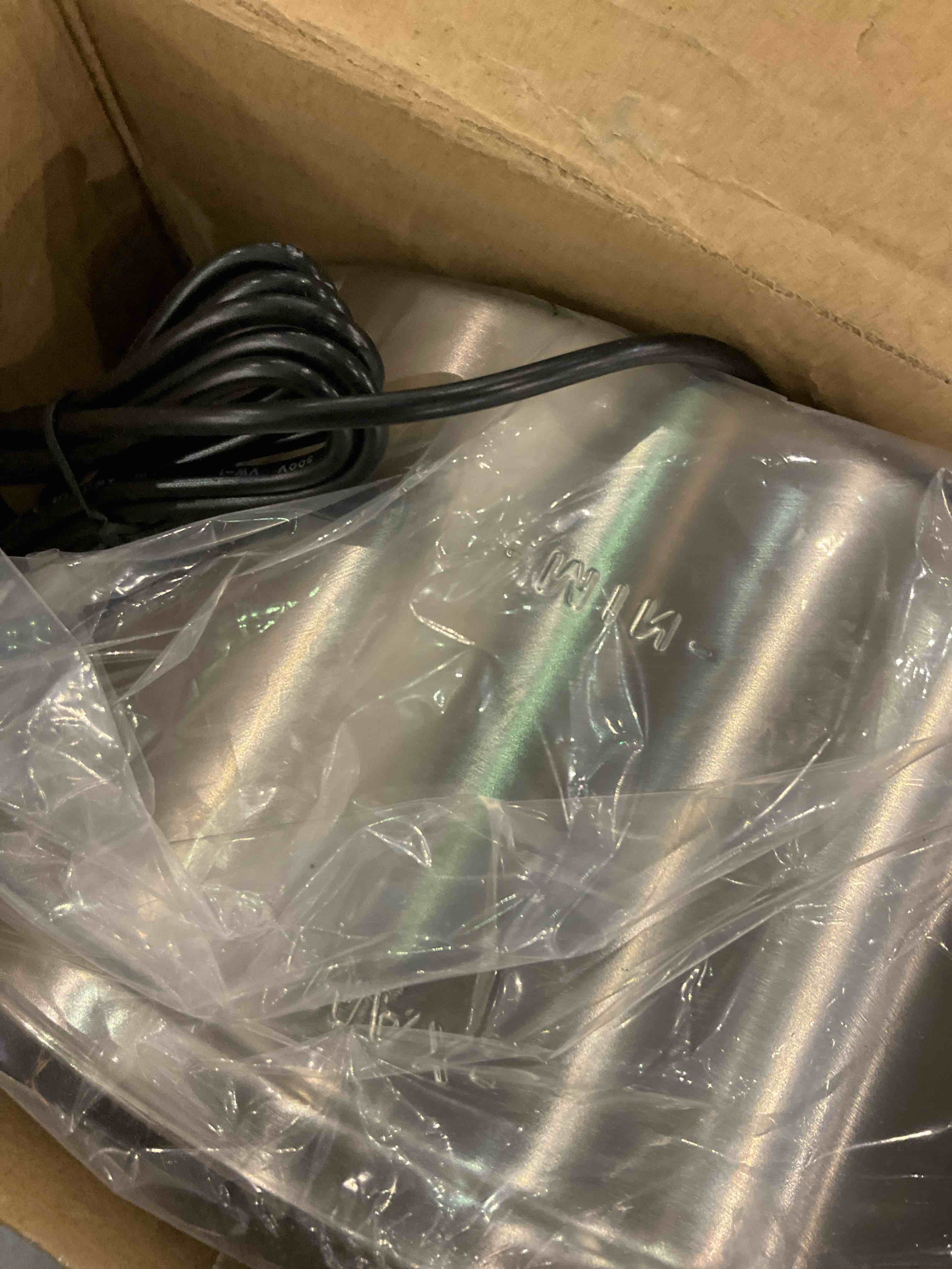 https://s3.amazonaws.com/lotting-images-prod/BargainHunt/EXS01011748_1709669639955.jpeg