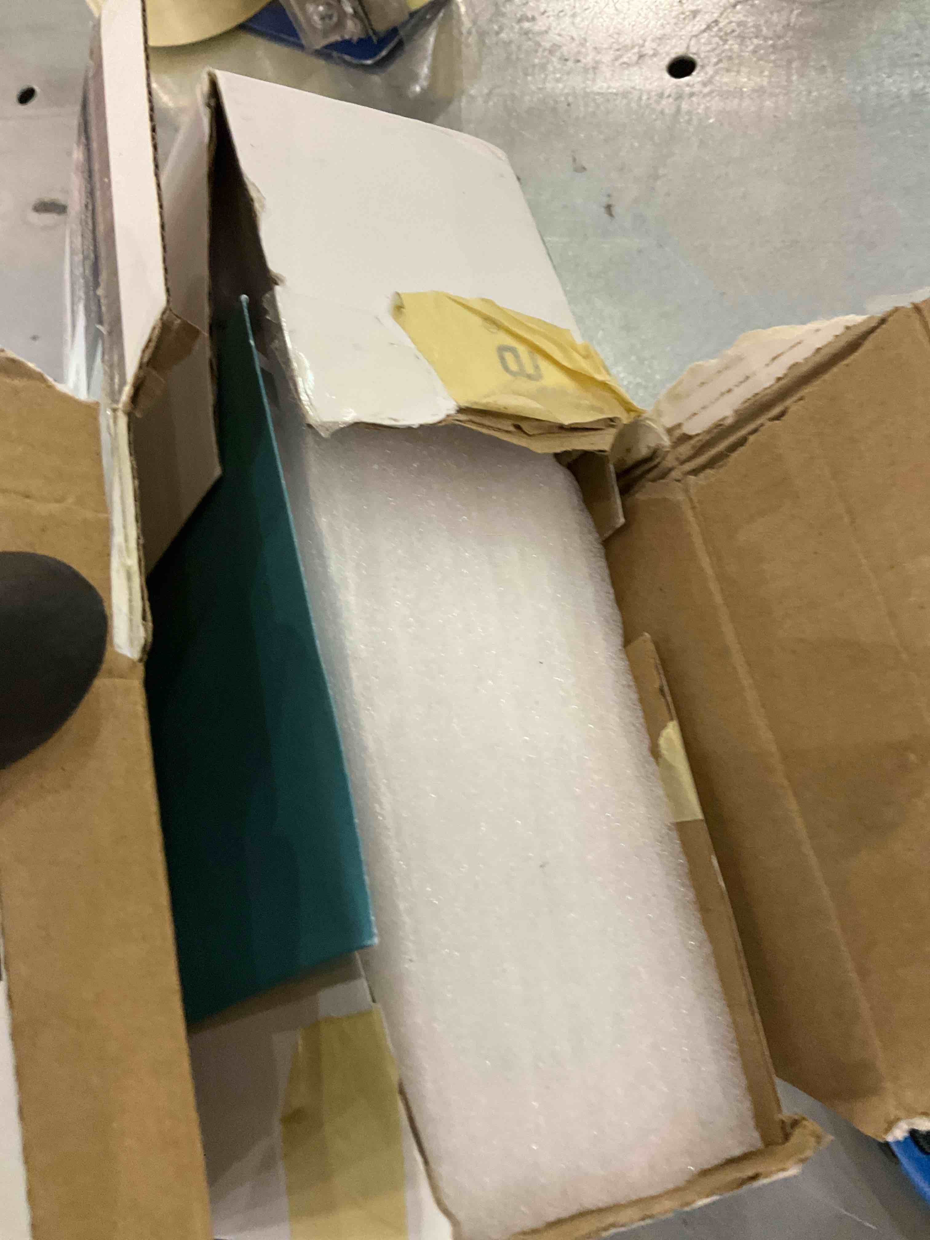 https://s3.amazonaws.com/lotting-images-prod/BargainHunt/EXS01011959_1709819242562.jpeg