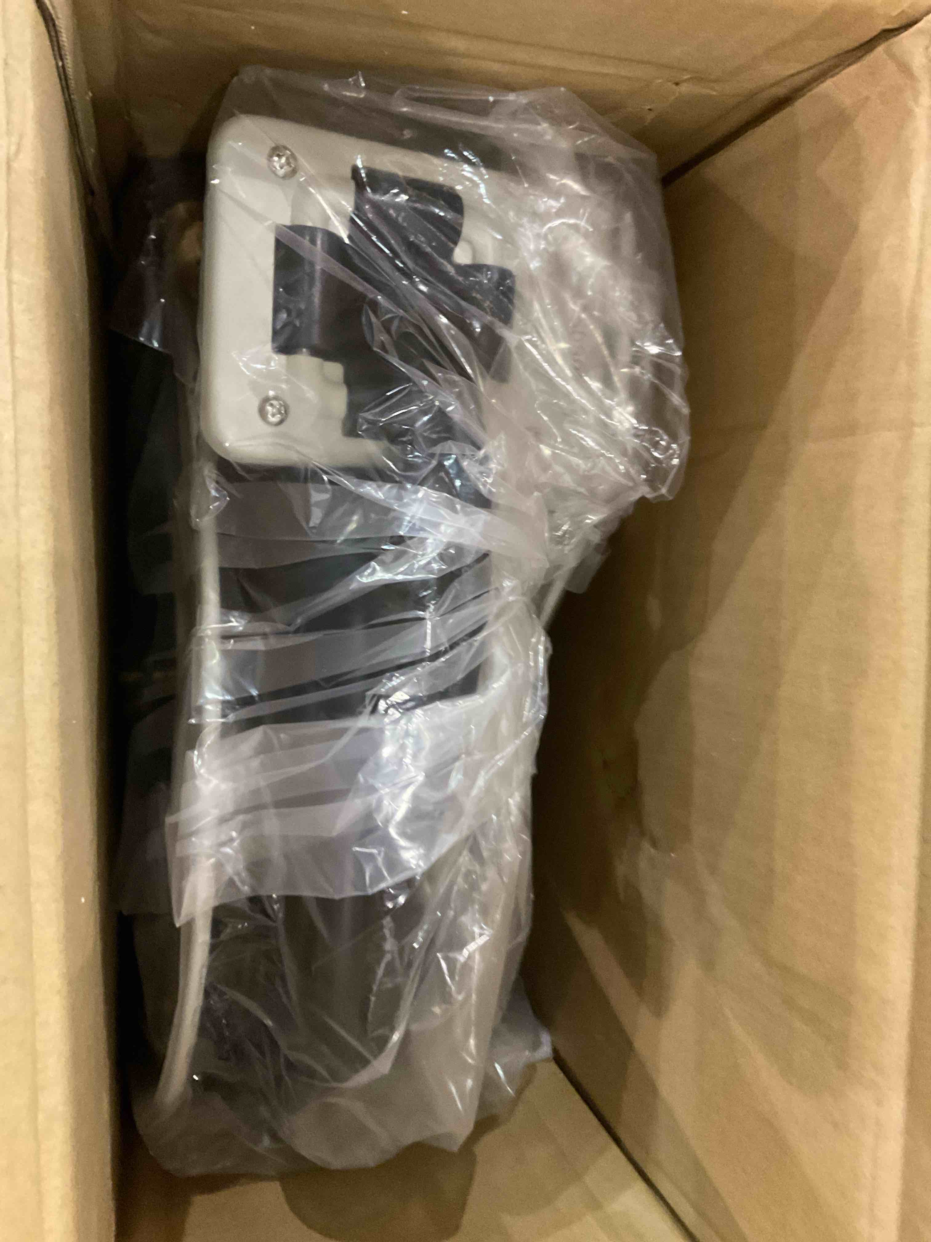 https://s3.amazonaws.com/lotting-images-prod/BargainHunt/EXS01012176_1709911034033.jpeg