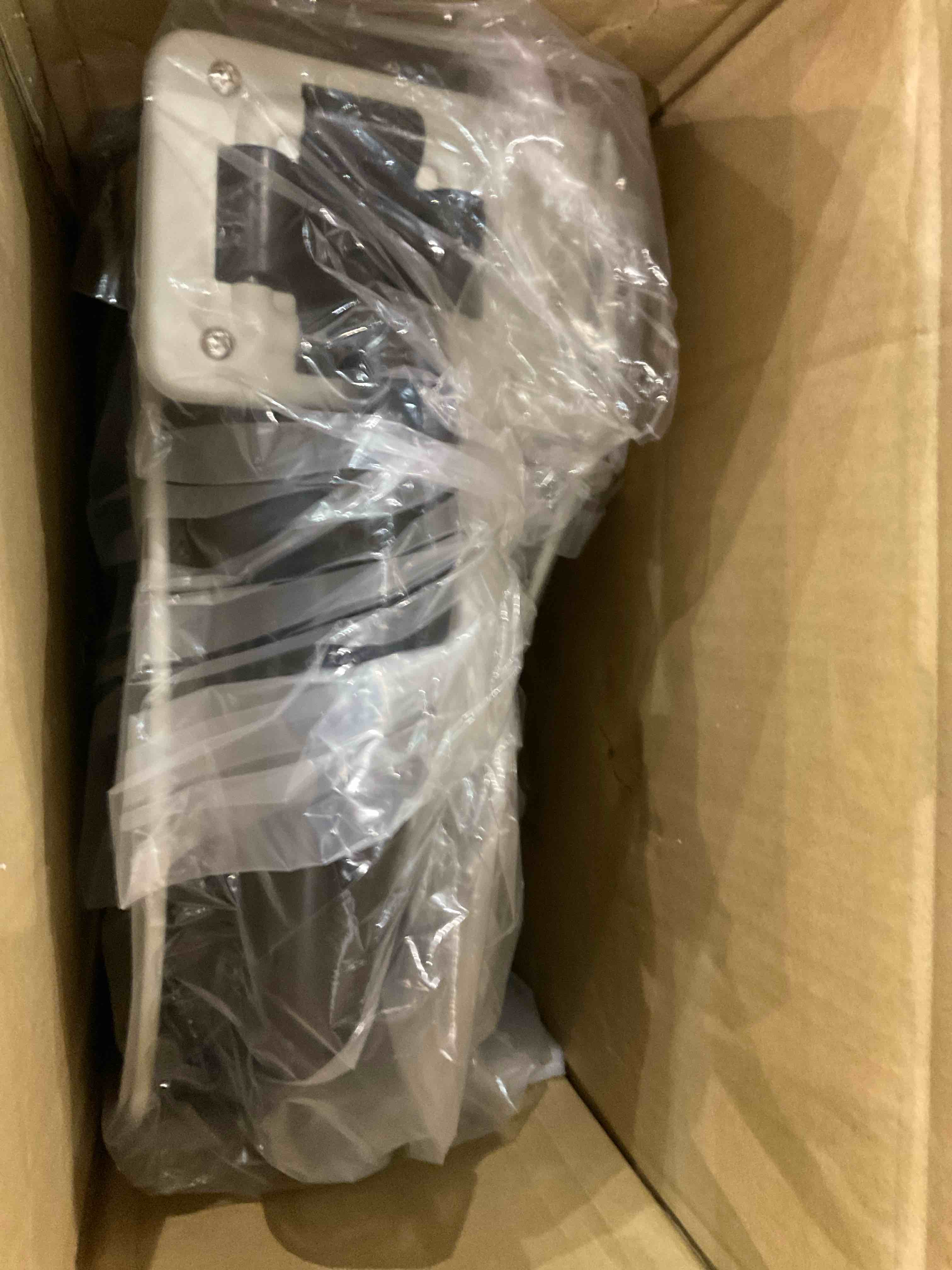 https://s3.amazonaws.com/lotting-images-prod/BargainHunt/EXS01012176_1709911035904.jpeg