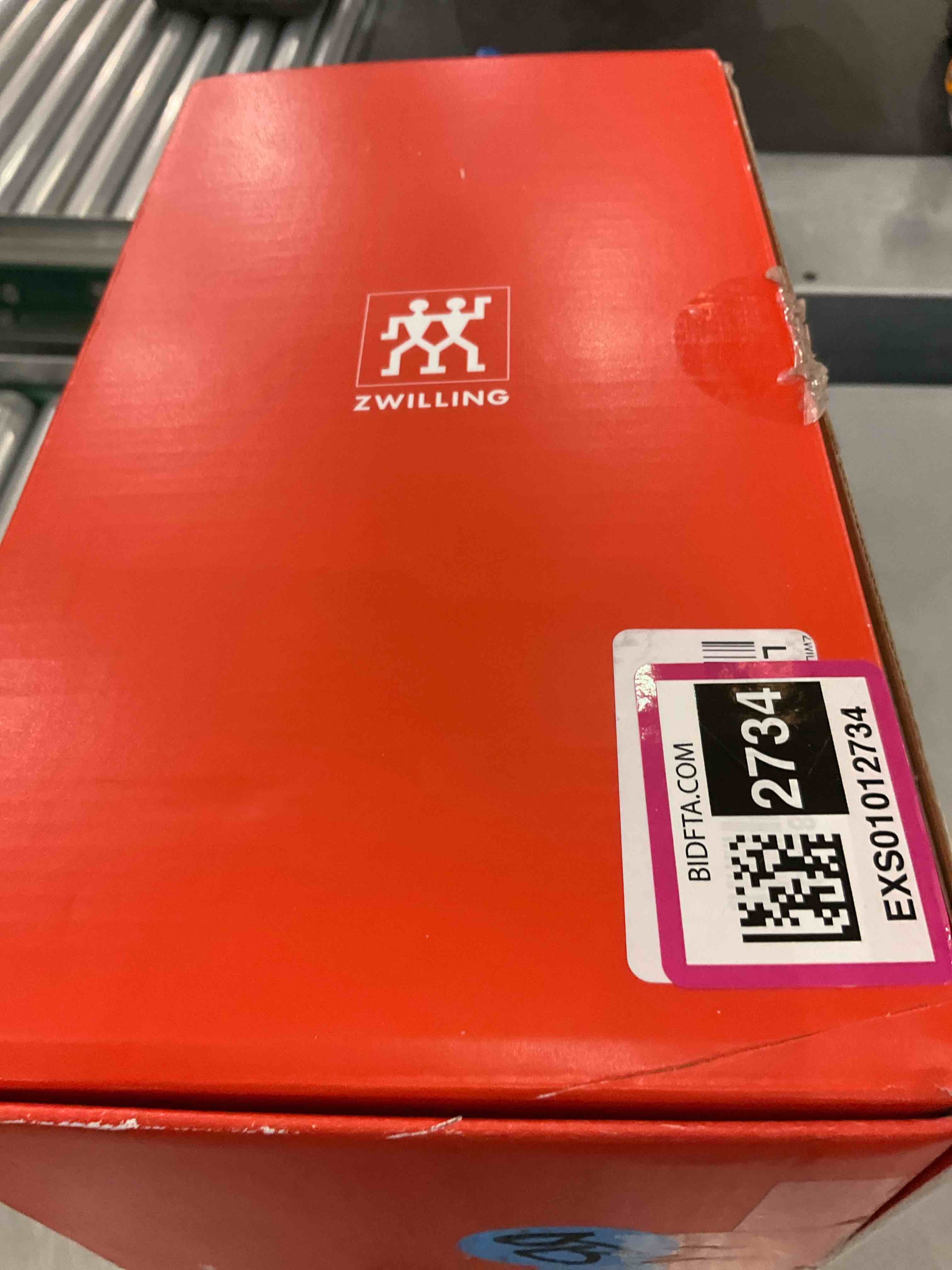 https://s3.amazonaws.com/lotting-images-prod/BargainHunt/EXS01012734_1708100216220.jpeg