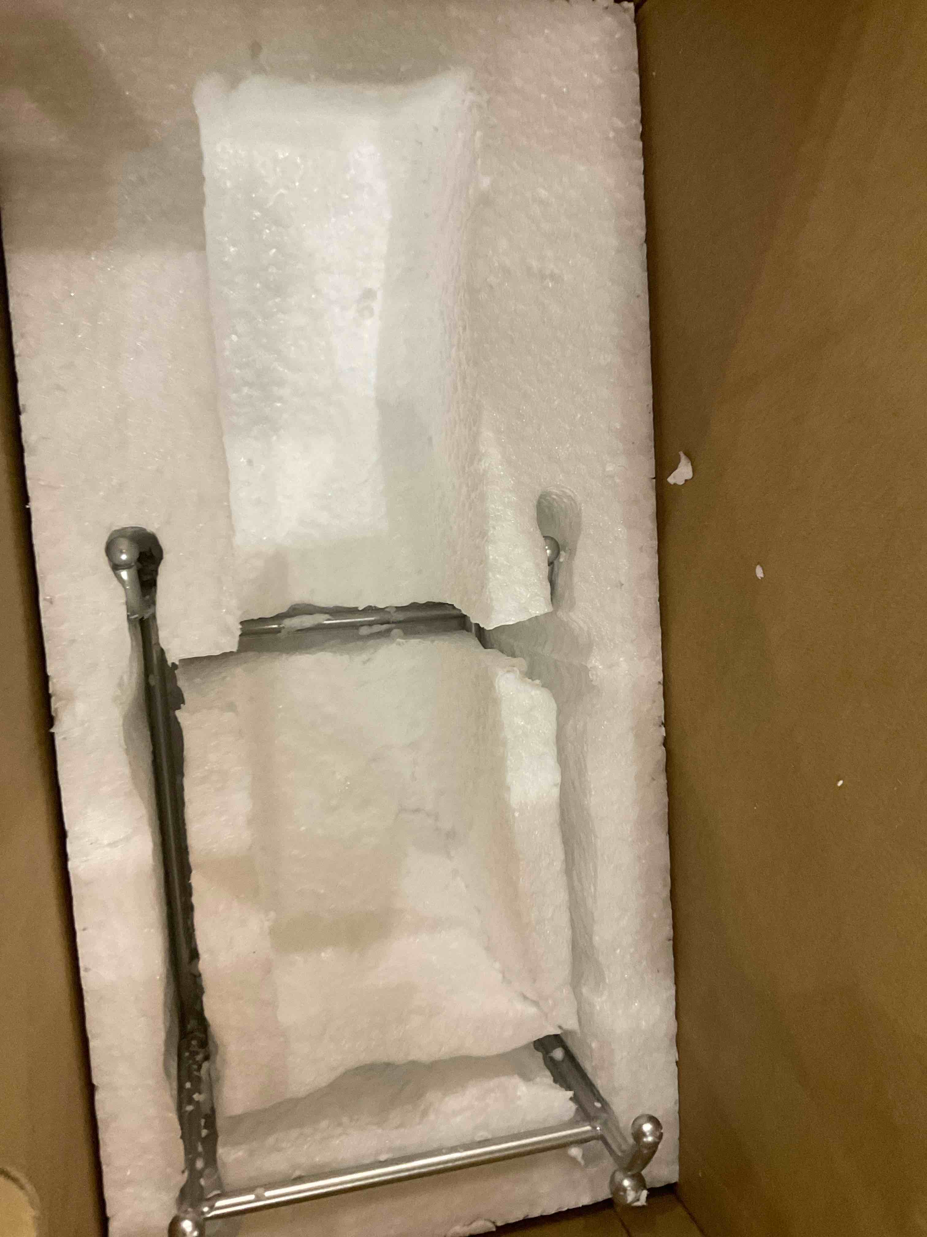 https://s3.amazonaws.com/lotting-images-prod/BargainHunt/EXS01012831_1708098797733.jpeg