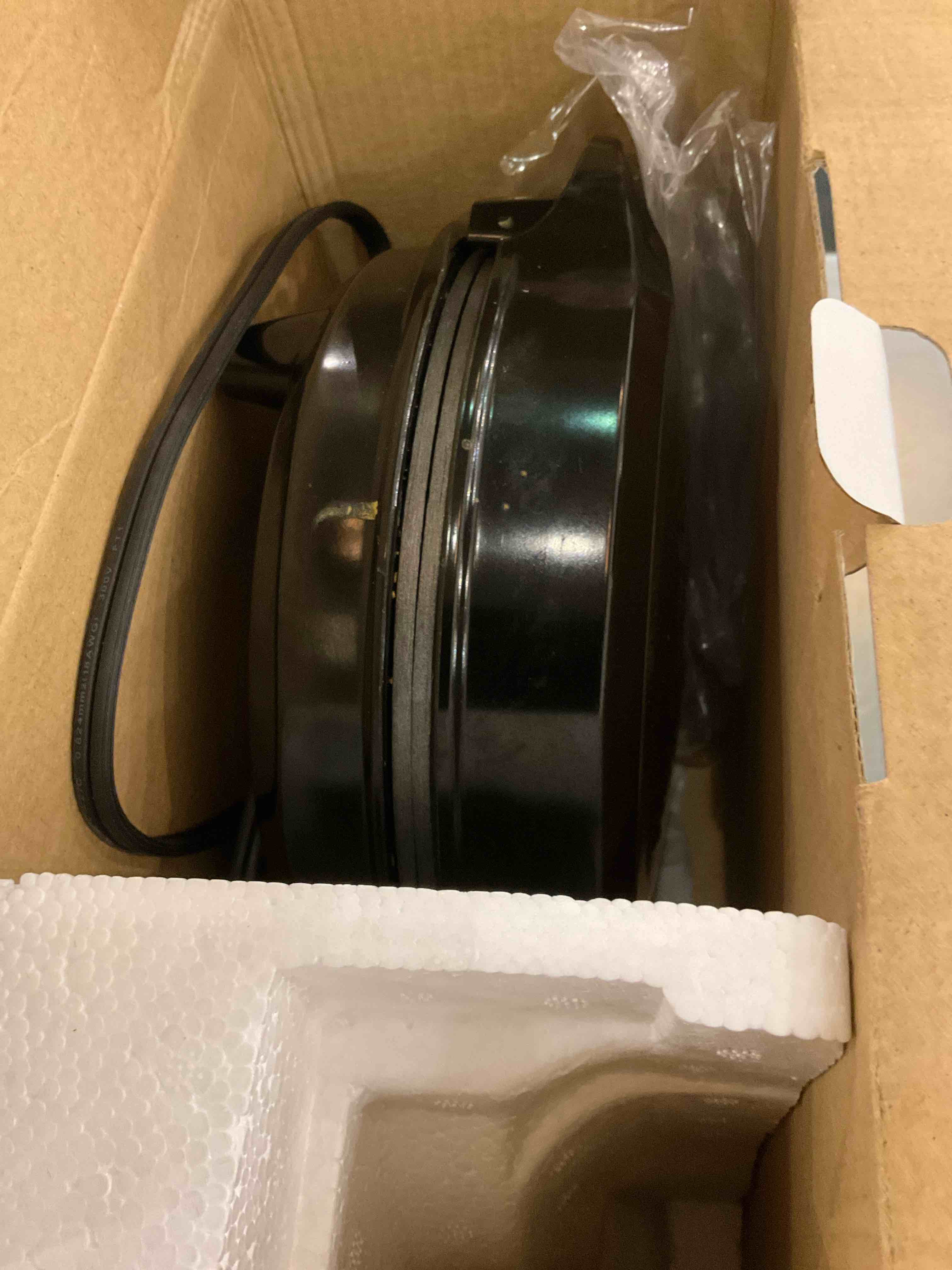 https://s3.amazonaws.com/lotting-images-prod/BargainHunt/EXS01012930_1708359001009.jpeg