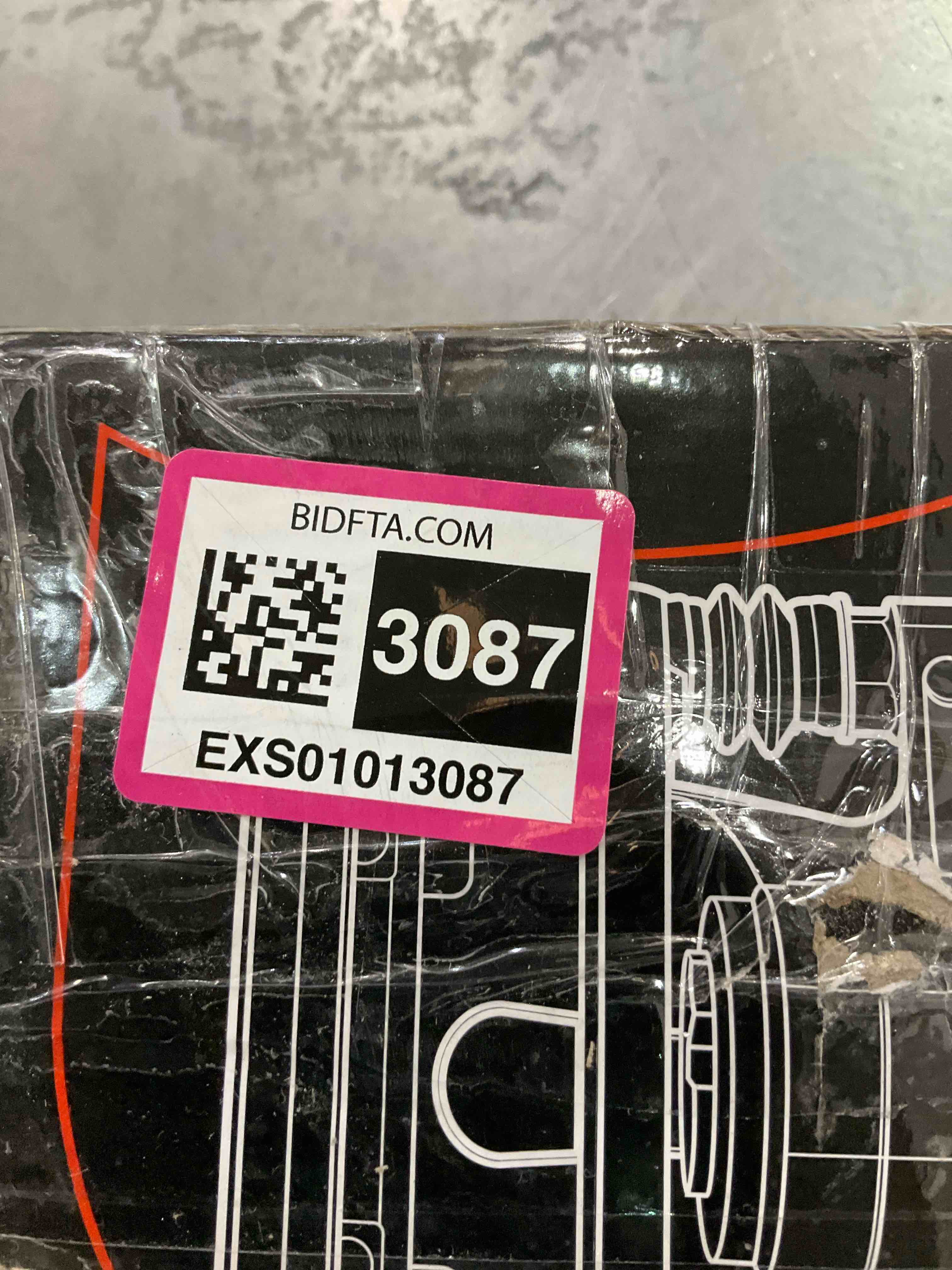 https://s3.amazonaws.com/lotting-images-prod/BargainHunt/EXS01013087_1707491855558.jpeg