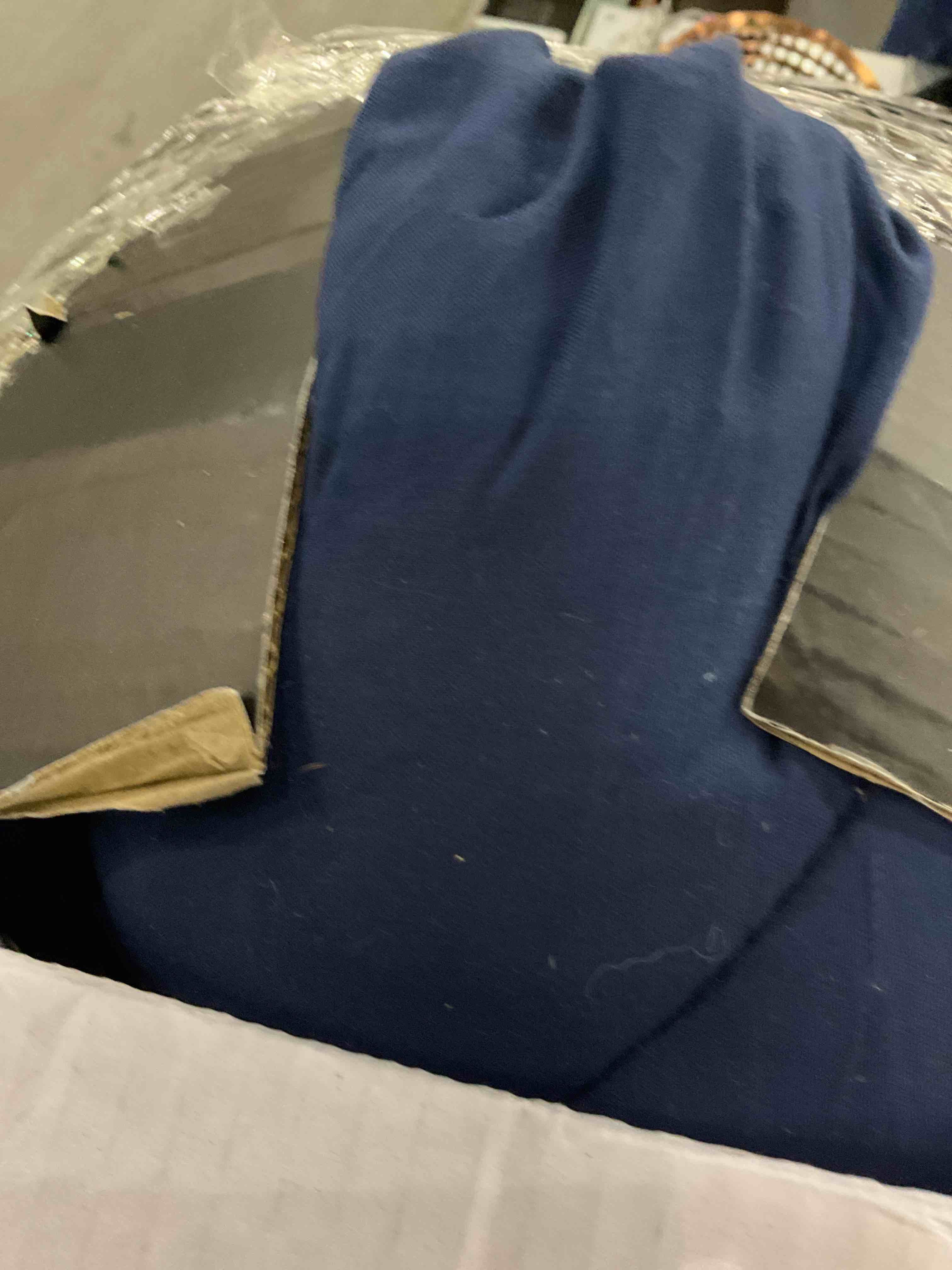 https://s3.amazonaws.com/lotting-images-prod/BargainHunt/EXS01013133_1707504611406.jpeg