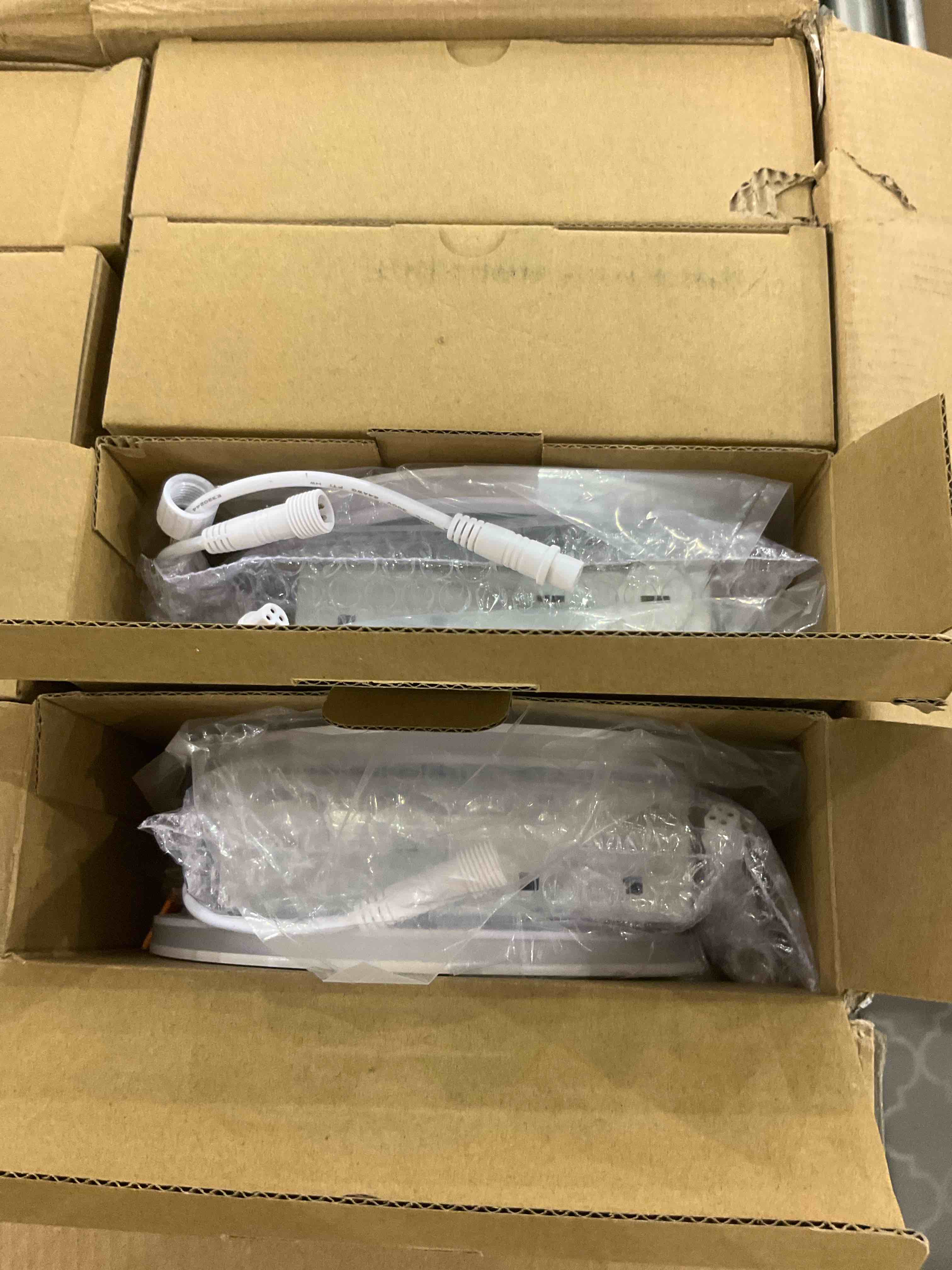 https://s3.amazonaws.com/lotting-images-prod/BargainHunt/EXS01013345_1707753085598.jpeg