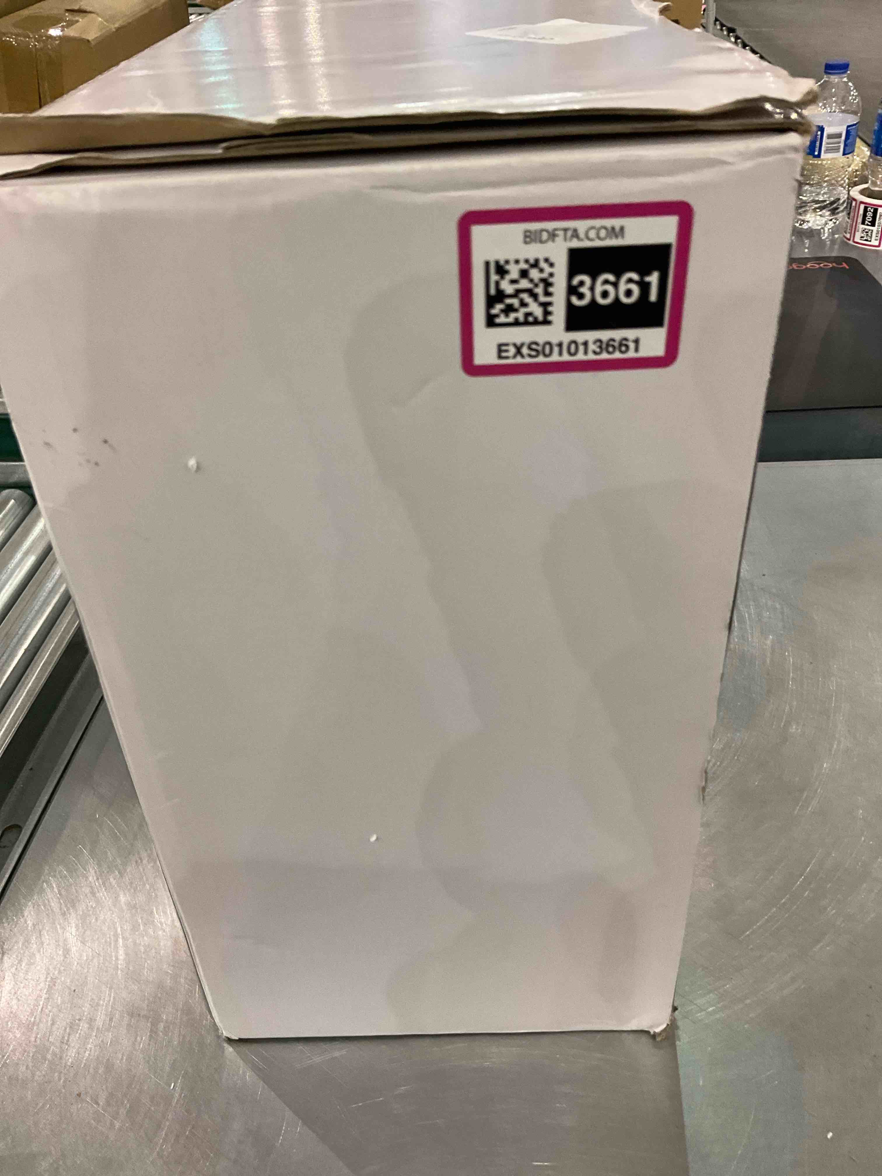 https://s3.amazonaws.com/lotting-images-prod/BargainHunt/EXS01013661_1708090389122.jpeg