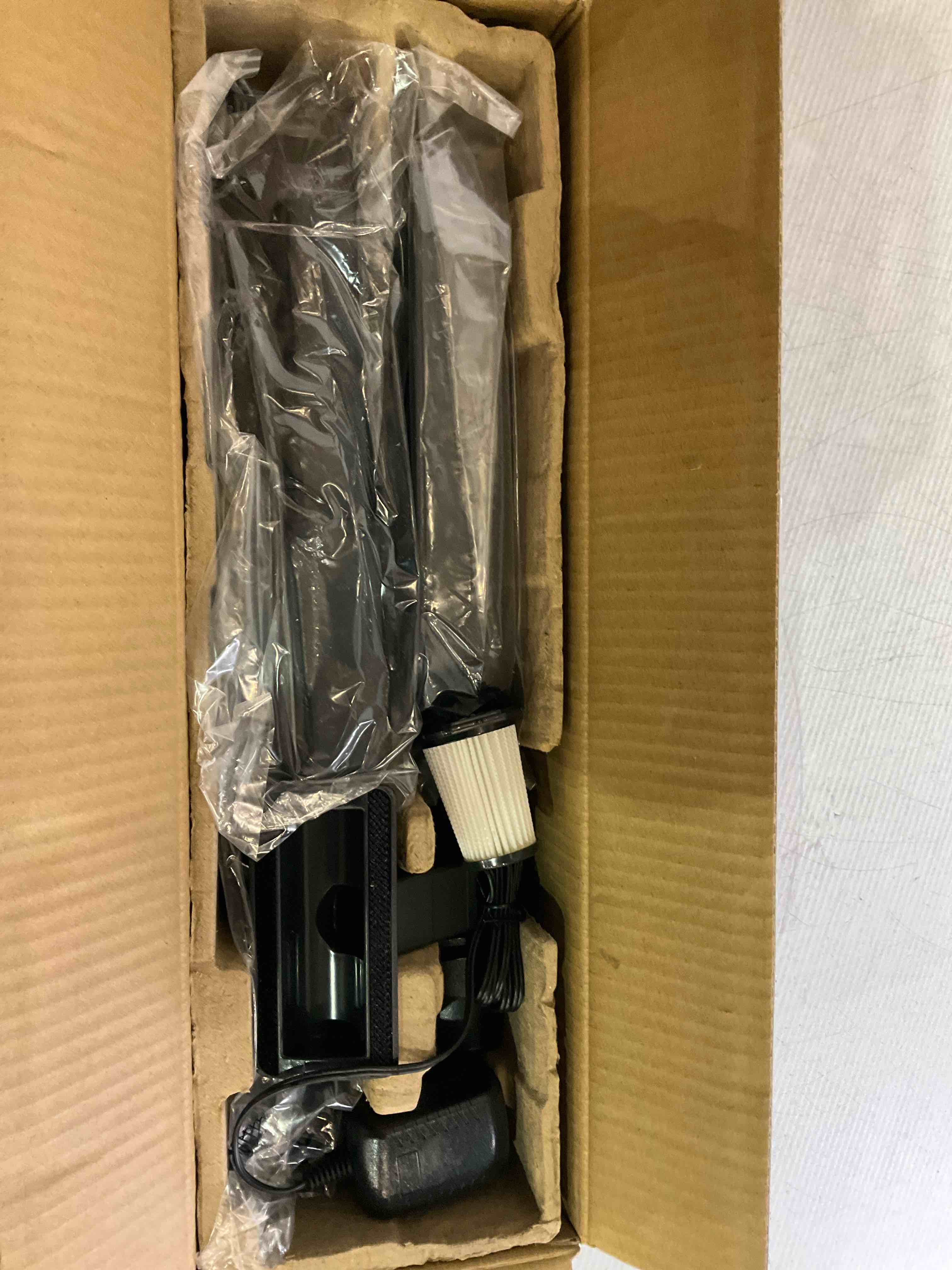 https://s3.amazonaws.com/lotting-images-prod/BargainHunt/EXS01013744_1709913633383.jpeg