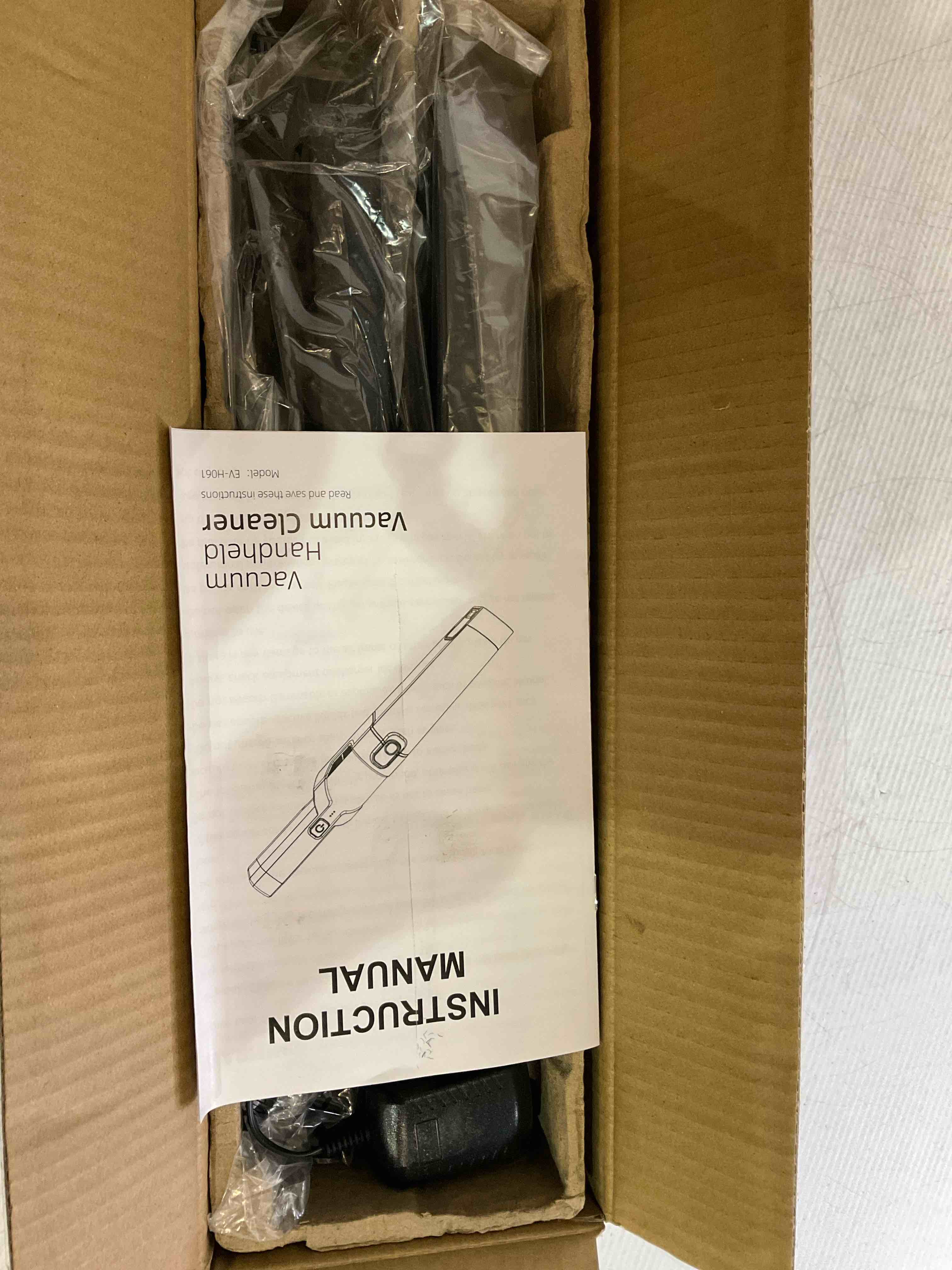 https://s3.amazonaws.com/lotting-images-prod/BargainHunt/EXS01013744_1709913637407.jpeg