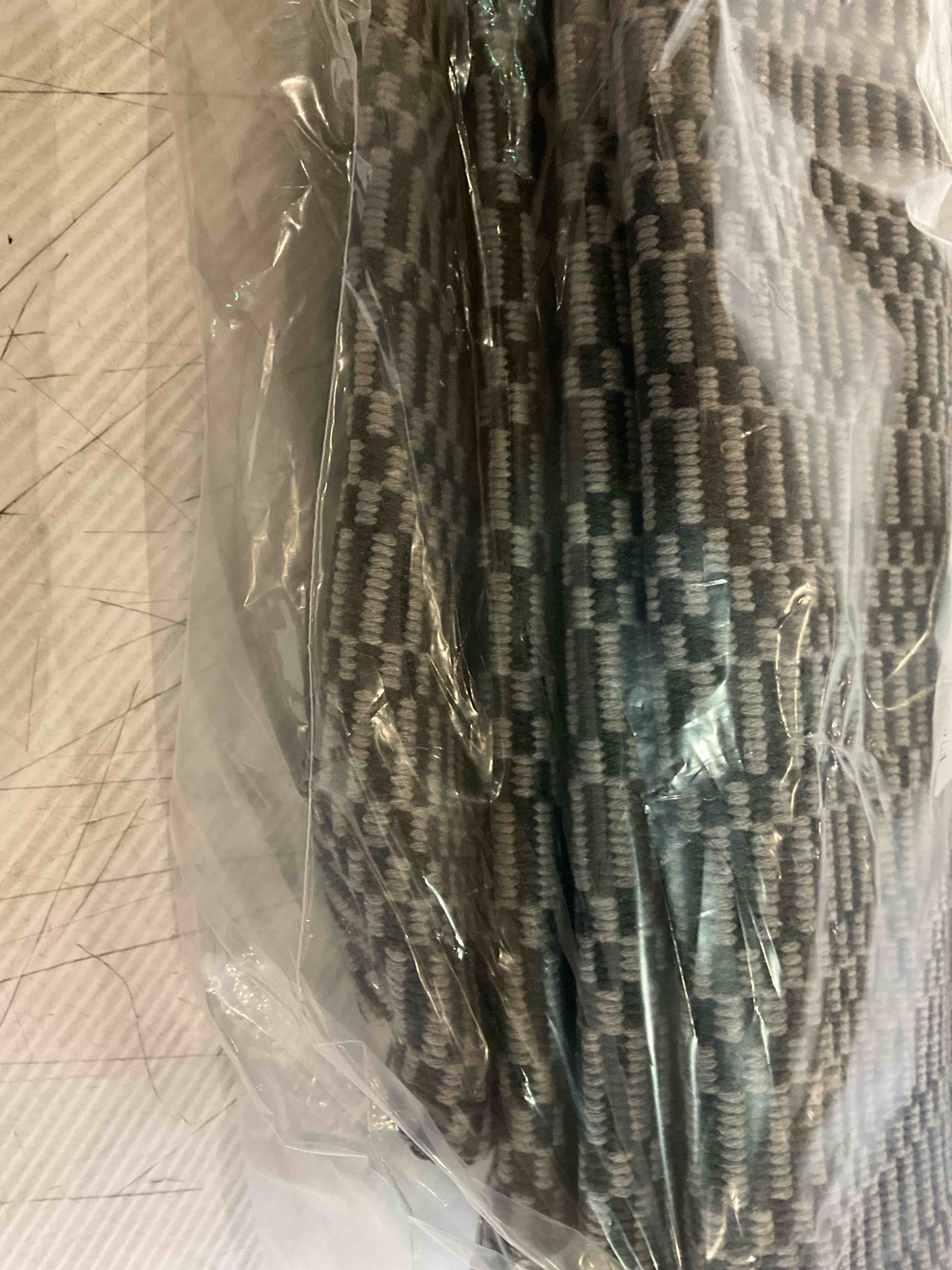 https://s3.amazonaws.com/lotting-images-prod/BargainHunt/EXS01014109_1709902580890.jpeg