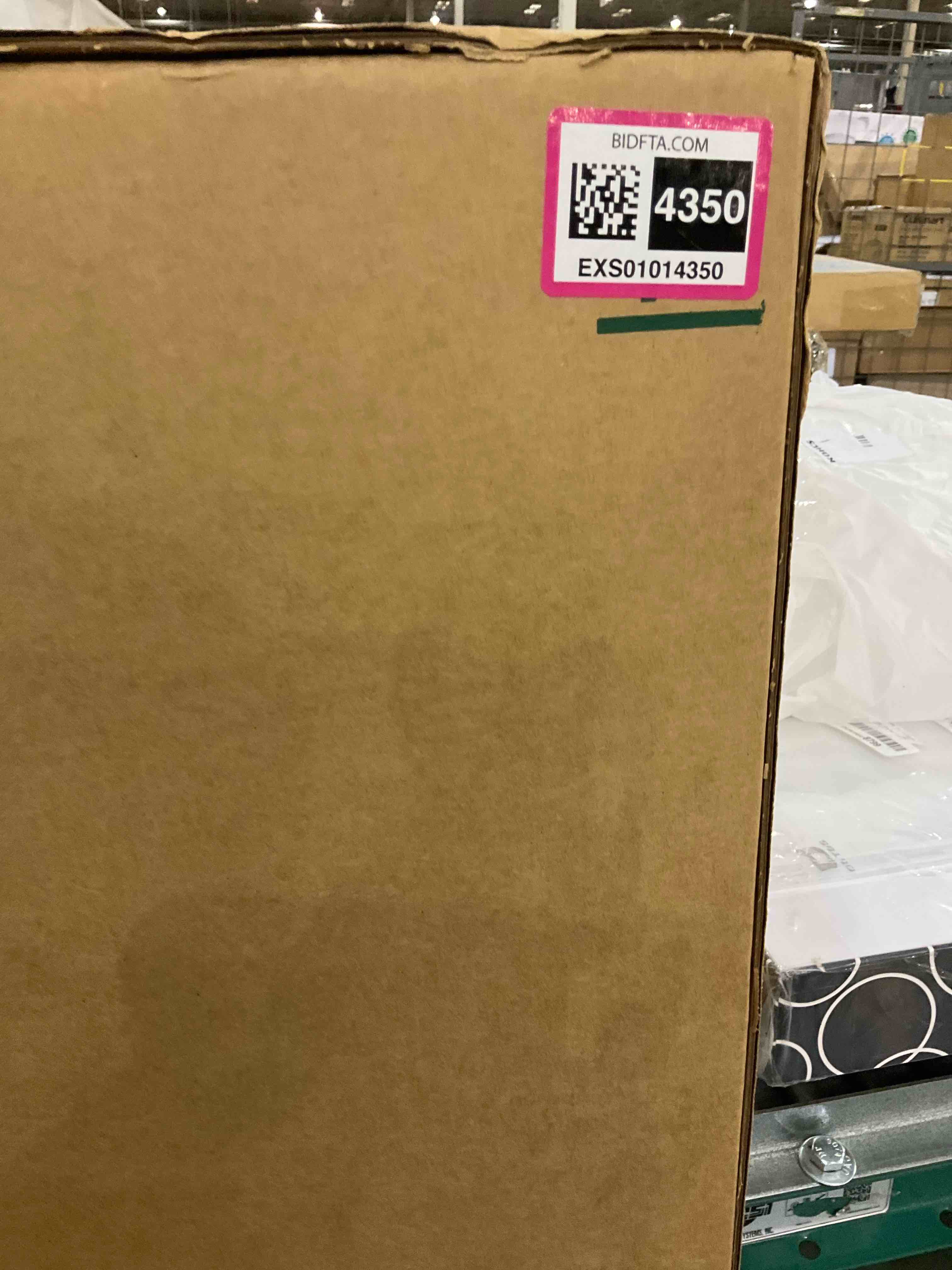 https://s3.amazonaws.com/lotting-images-prod/BargainHunt/EXS01014350_1708694767837.jpeg