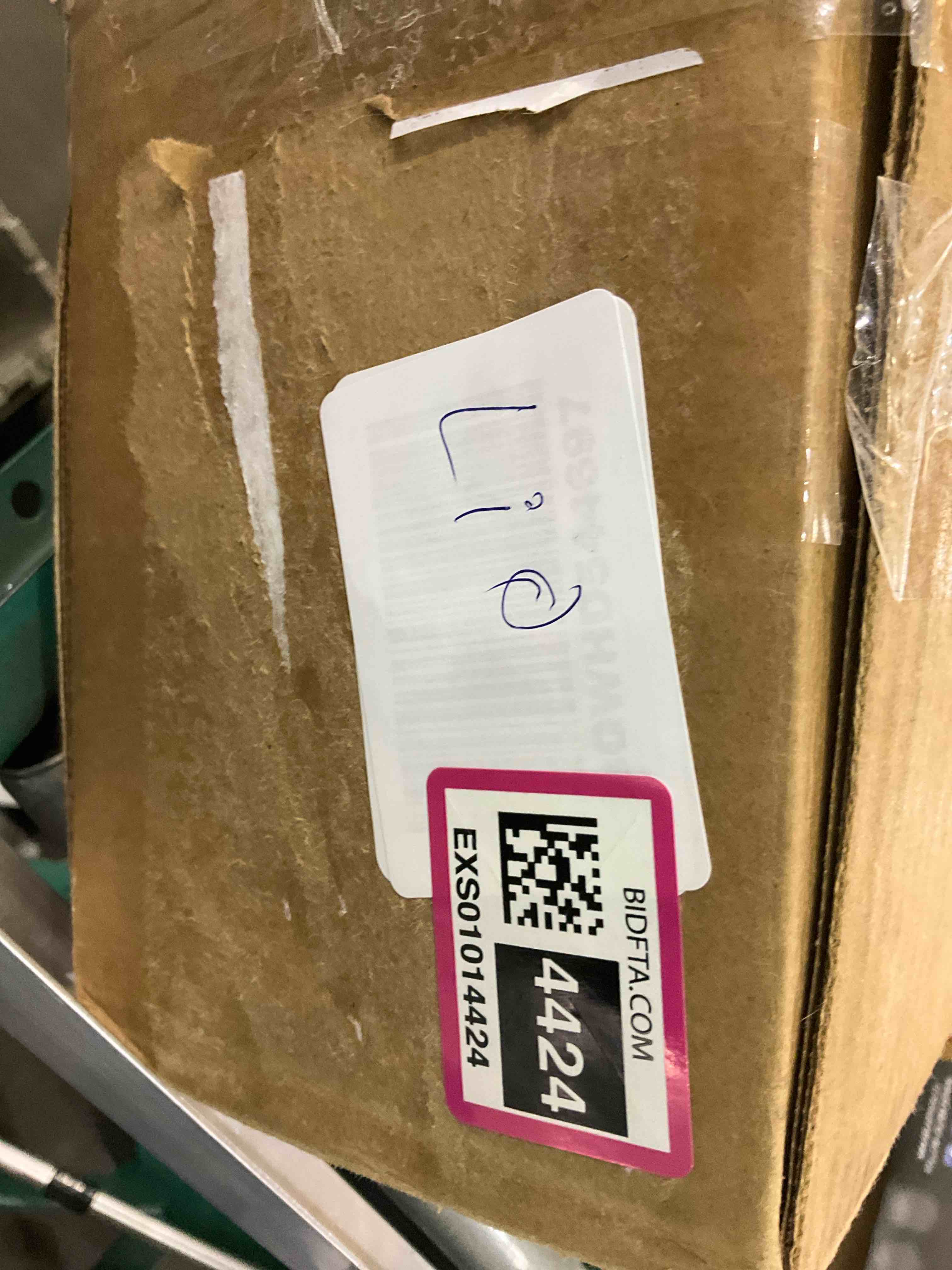 https://s3.amazonaws.com/lotting-images-prod/BargainHunt/EXS01014424_1709051762854.jpeg