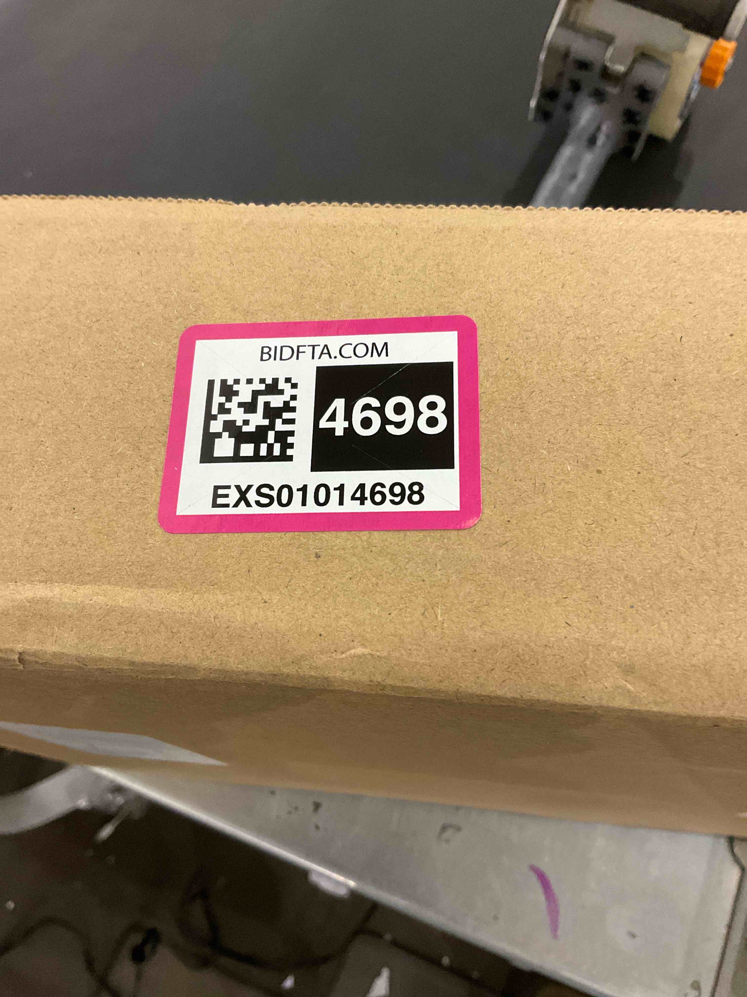https://s3.amazonaws.com/lotting-images-prod/BargainHunt/EXS01014698_1707494131048.jpeg