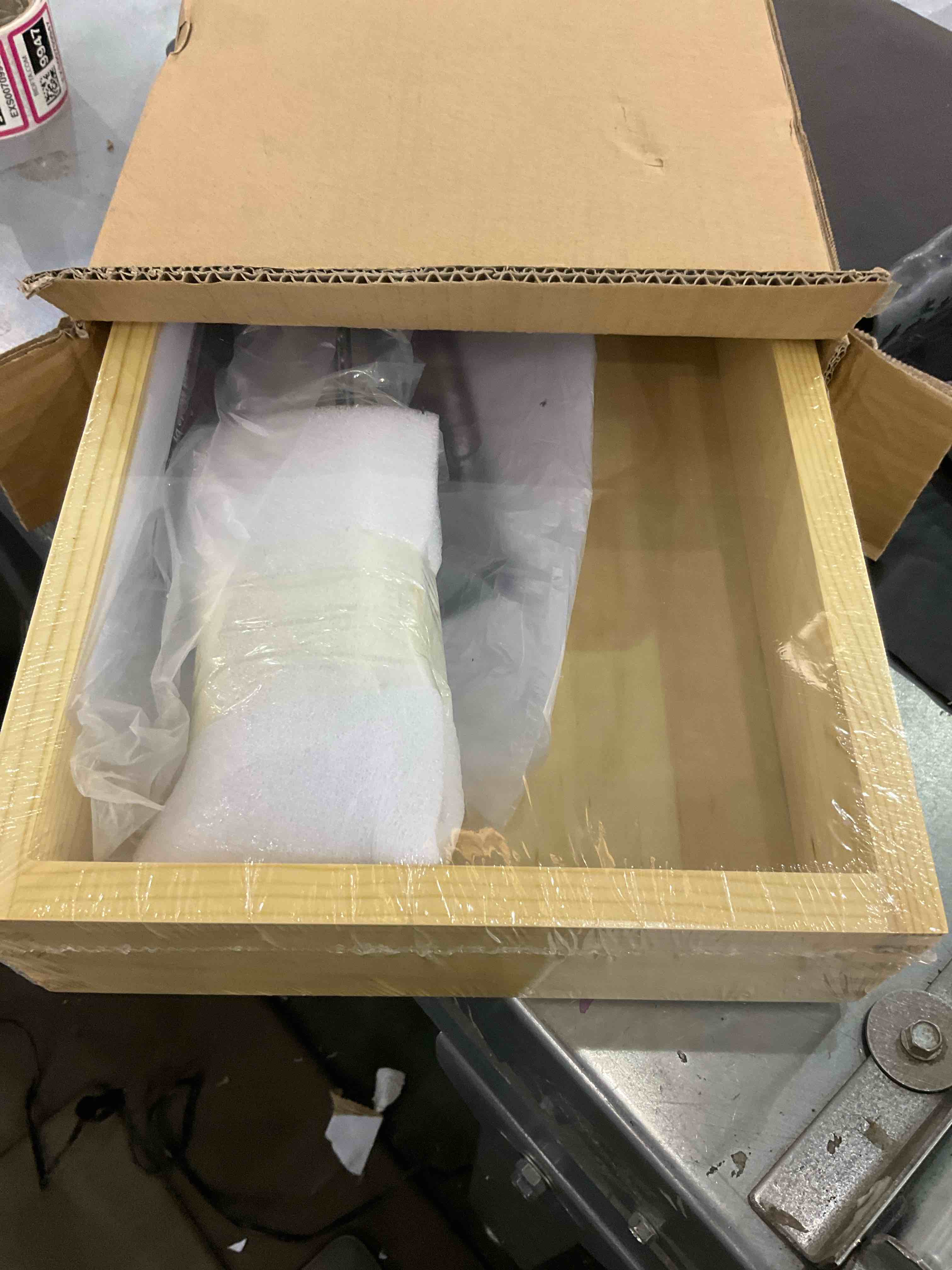 https://s3.amazonaws.com/lotting-images-prod/BargainHunt/EXS01014698_1707494185479.jpeg