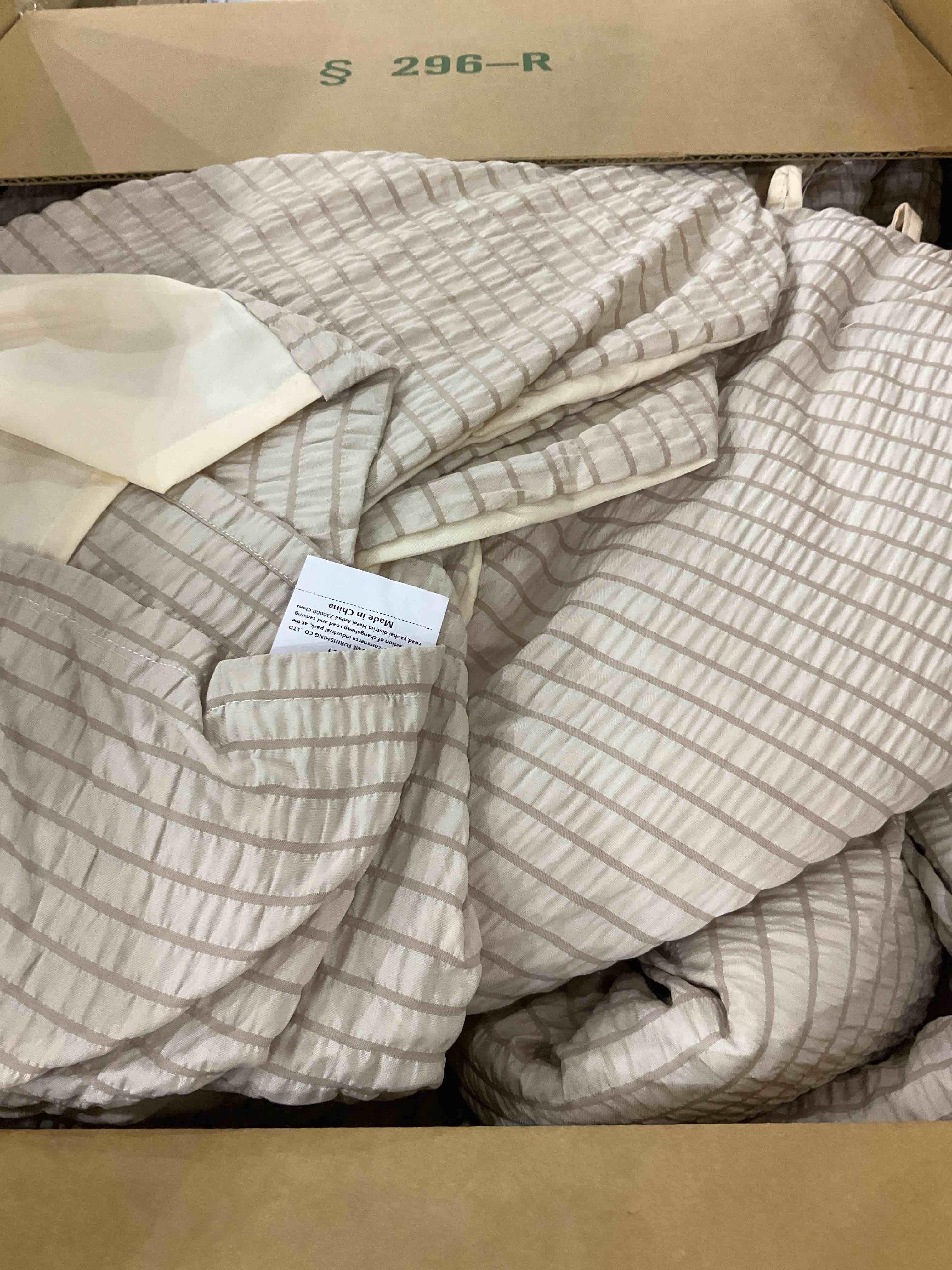 https://s3.amazonaws.com/lotting-images-prod/BargainHunt/EXS01015182_1708617060220.jpeg