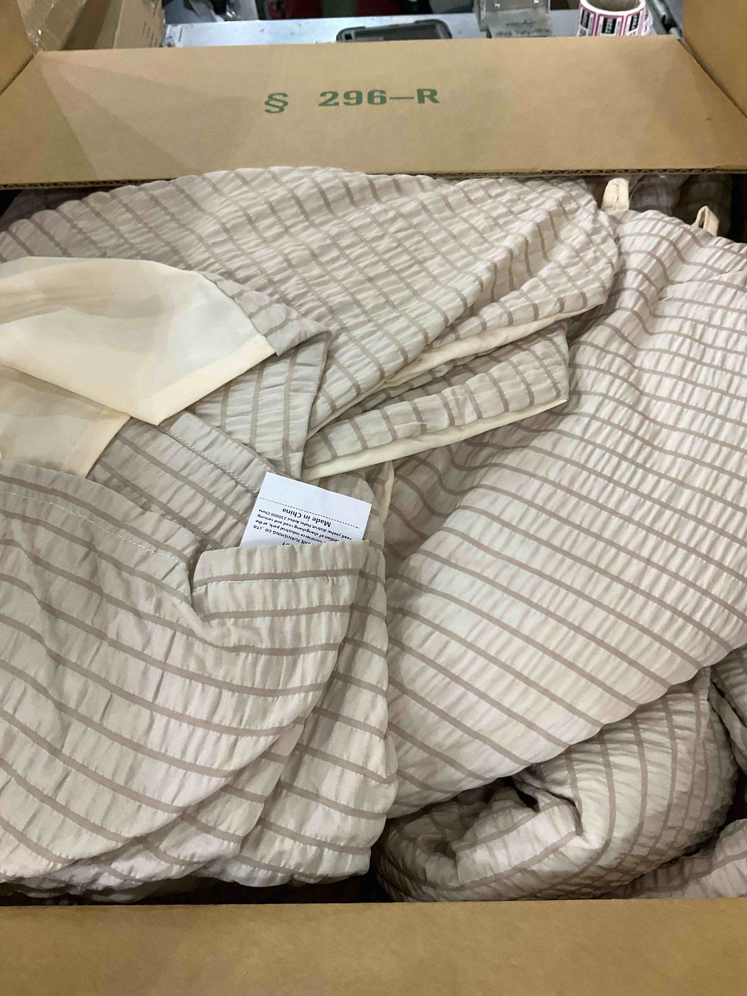 https://s3.amazonaws.com/lotting-images-prod/BargainHunt/EXS01015182_1708617061228.jpeg