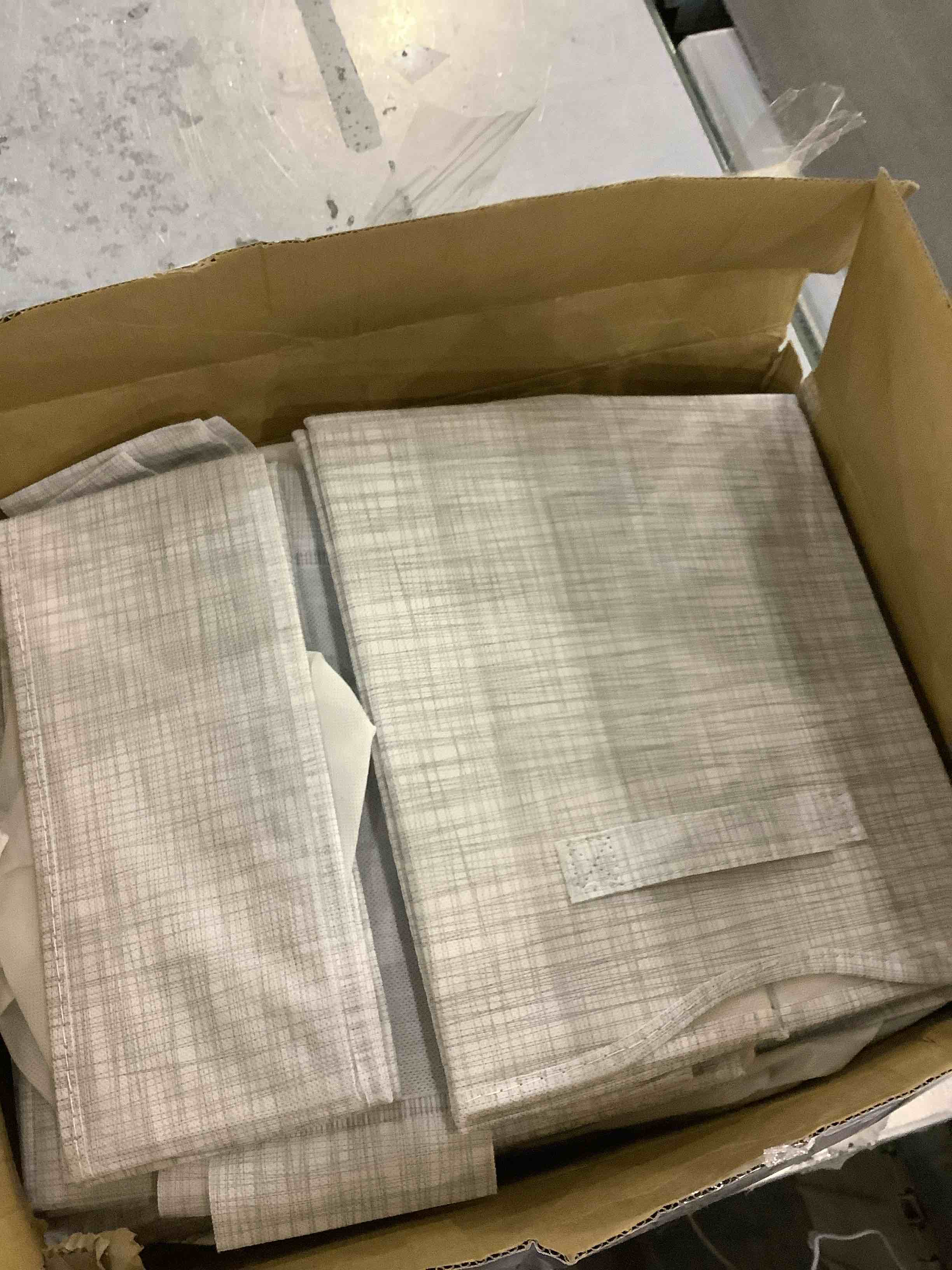https://s3.amazonaws.com/lotting-images-prod/BargainHunt/EXS01015642_1709036867737.jpeg