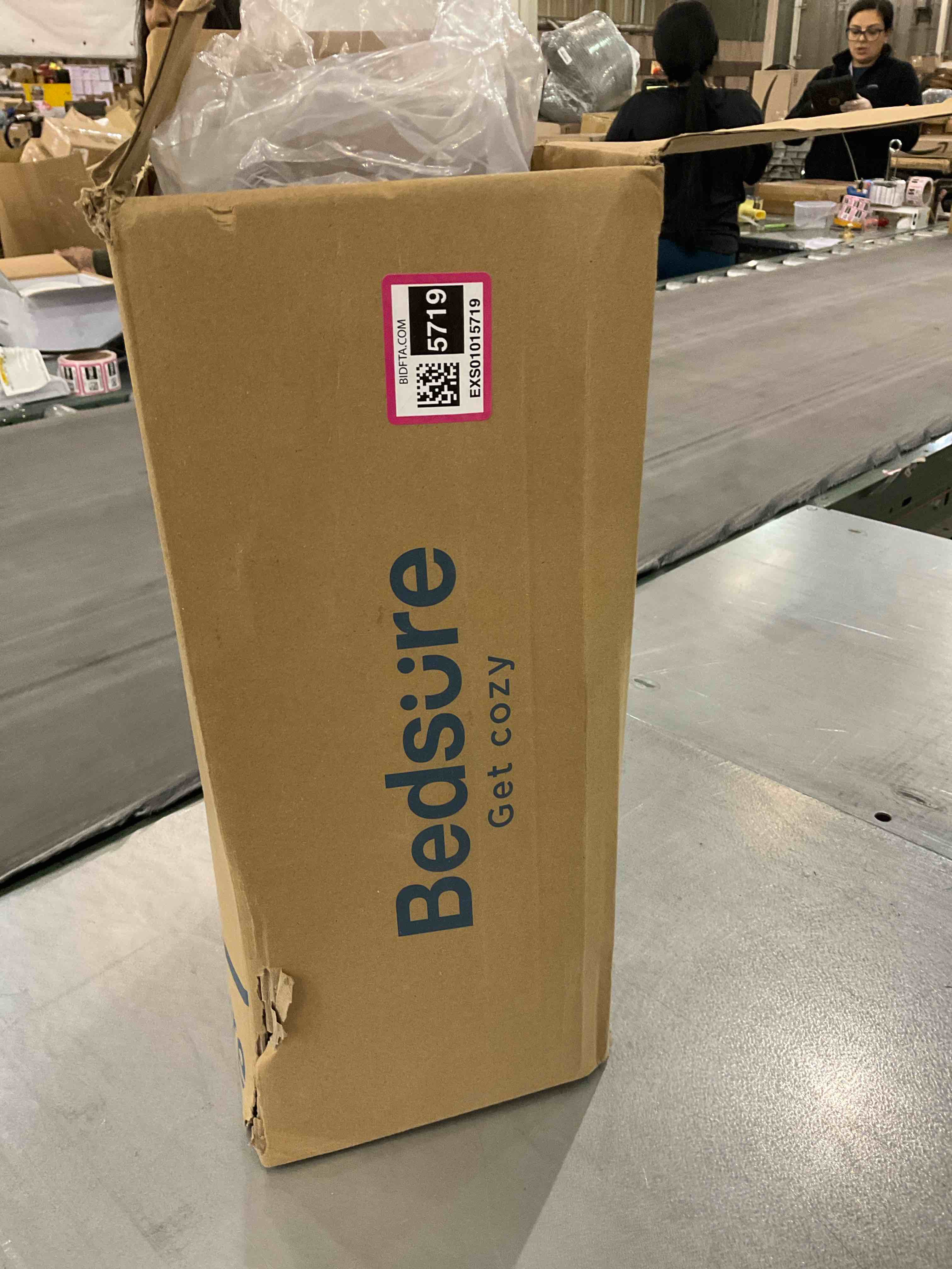 https://s3.amazonaws.com/lotting-images-prod/BargainHunt/EXS01015719_1709321634651.jpeg