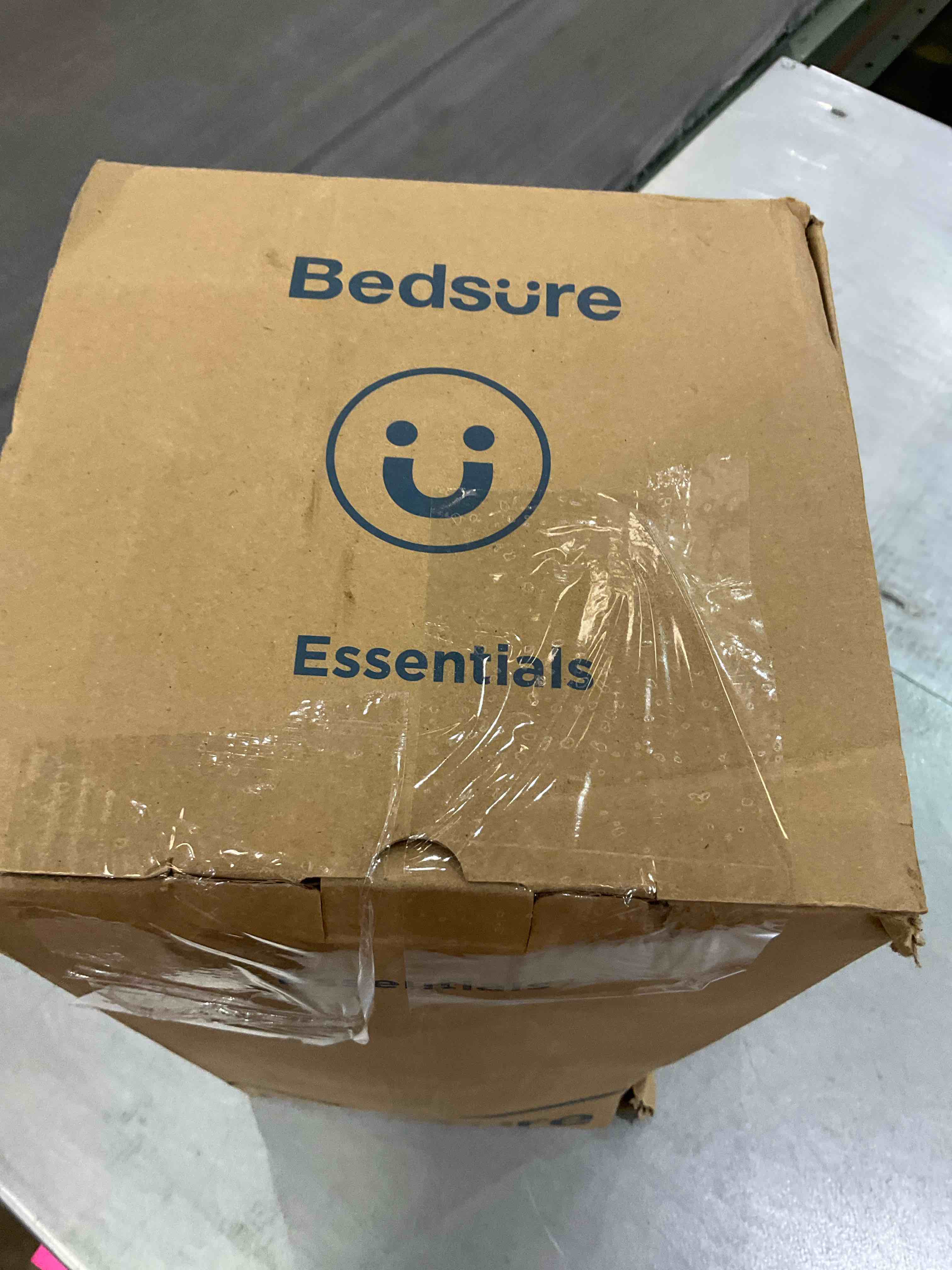 https://s3.amazonaws.com/lotting-images-prod/BargainHunt/EXS01015719_1709321672430.jpeg