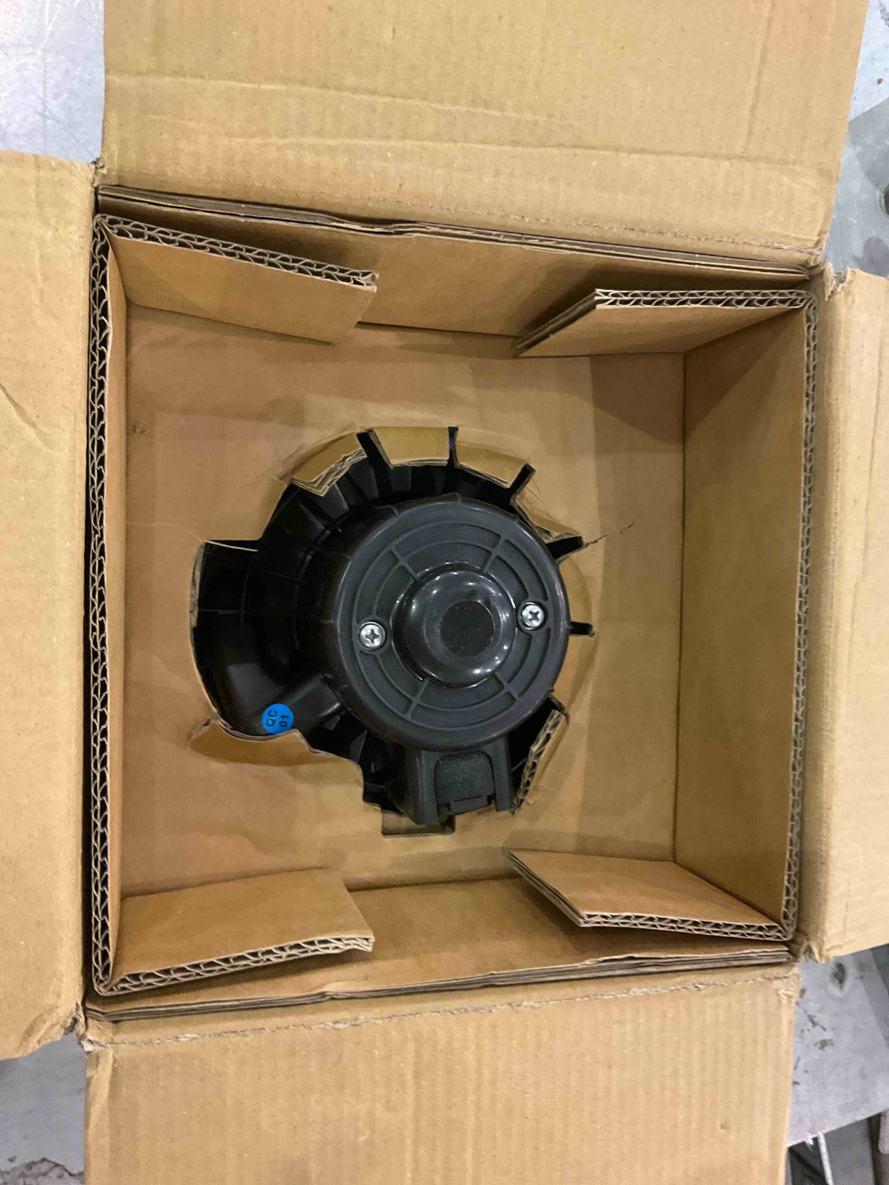 https://s3.amazonaws.com/lotting-images-prod/BargainHunt/EXS01015756_1709298761918.jpeg