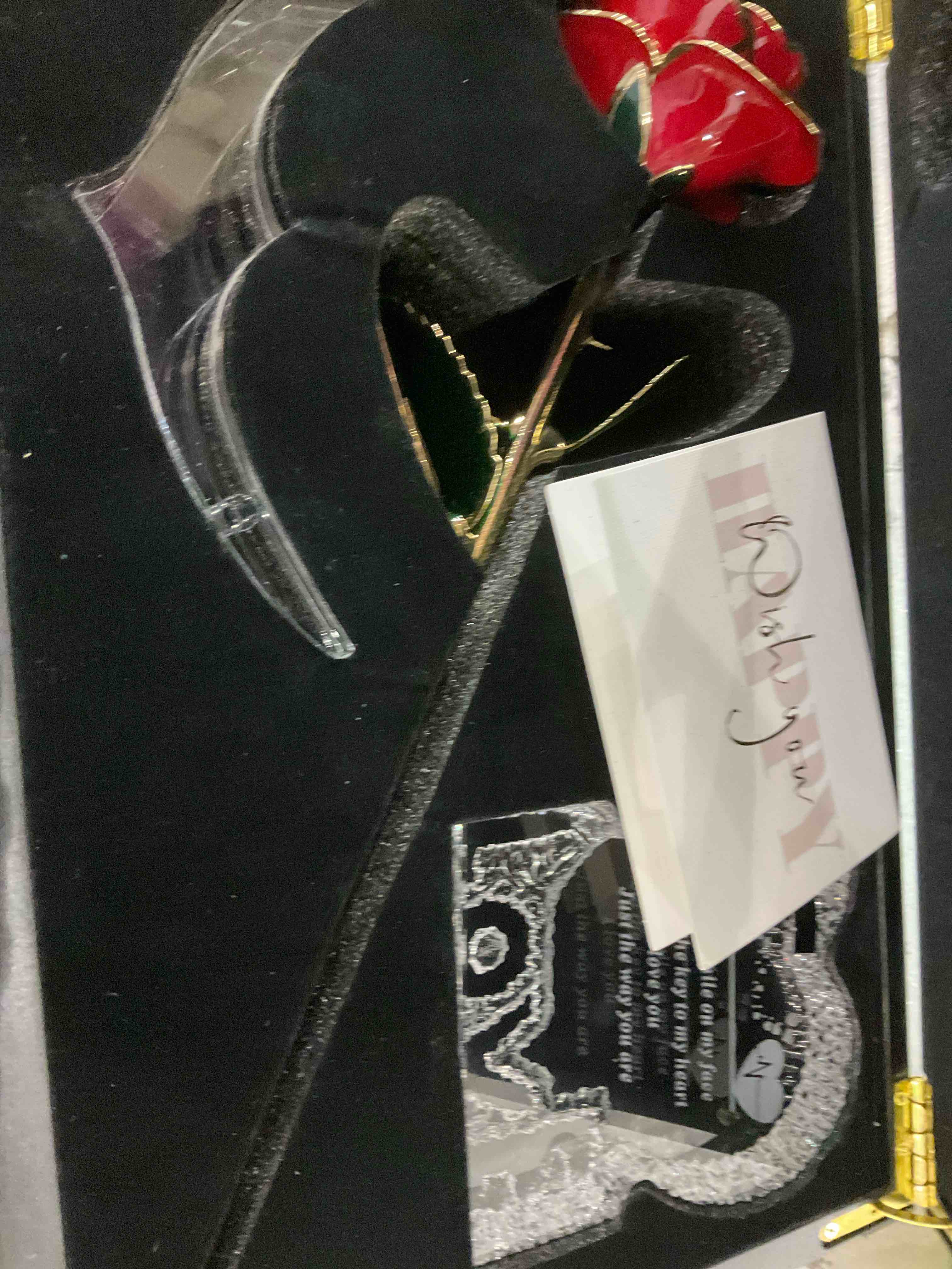 https://s3.amazonaws.com/lotting-images-prod/BargainHunt/EXS01015835_1709643985452.jpeg