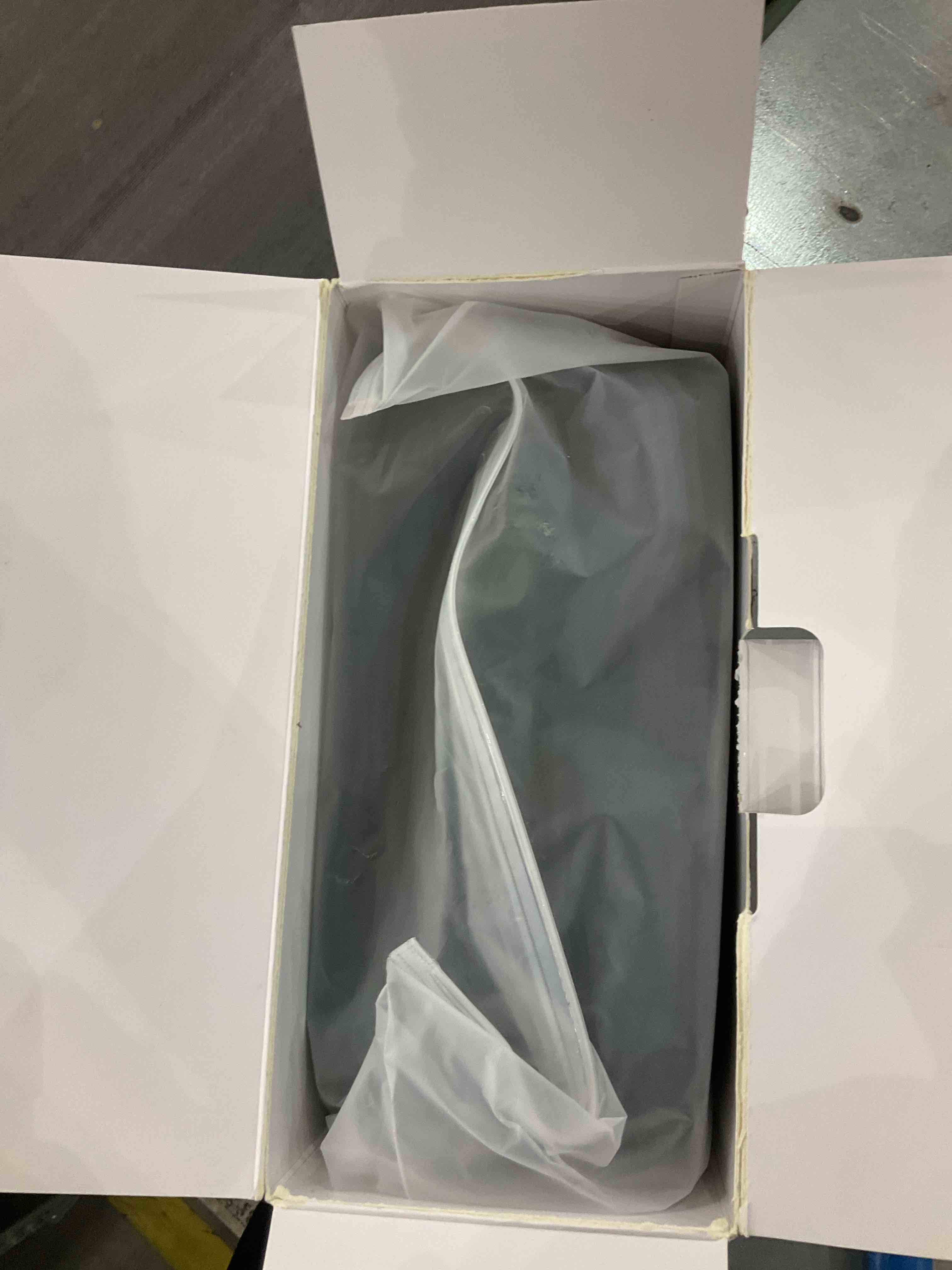 https://s3.amazonaws.com/lotting-images-prod/BargainHunt/EXS01015940_1709819519572.jpeg