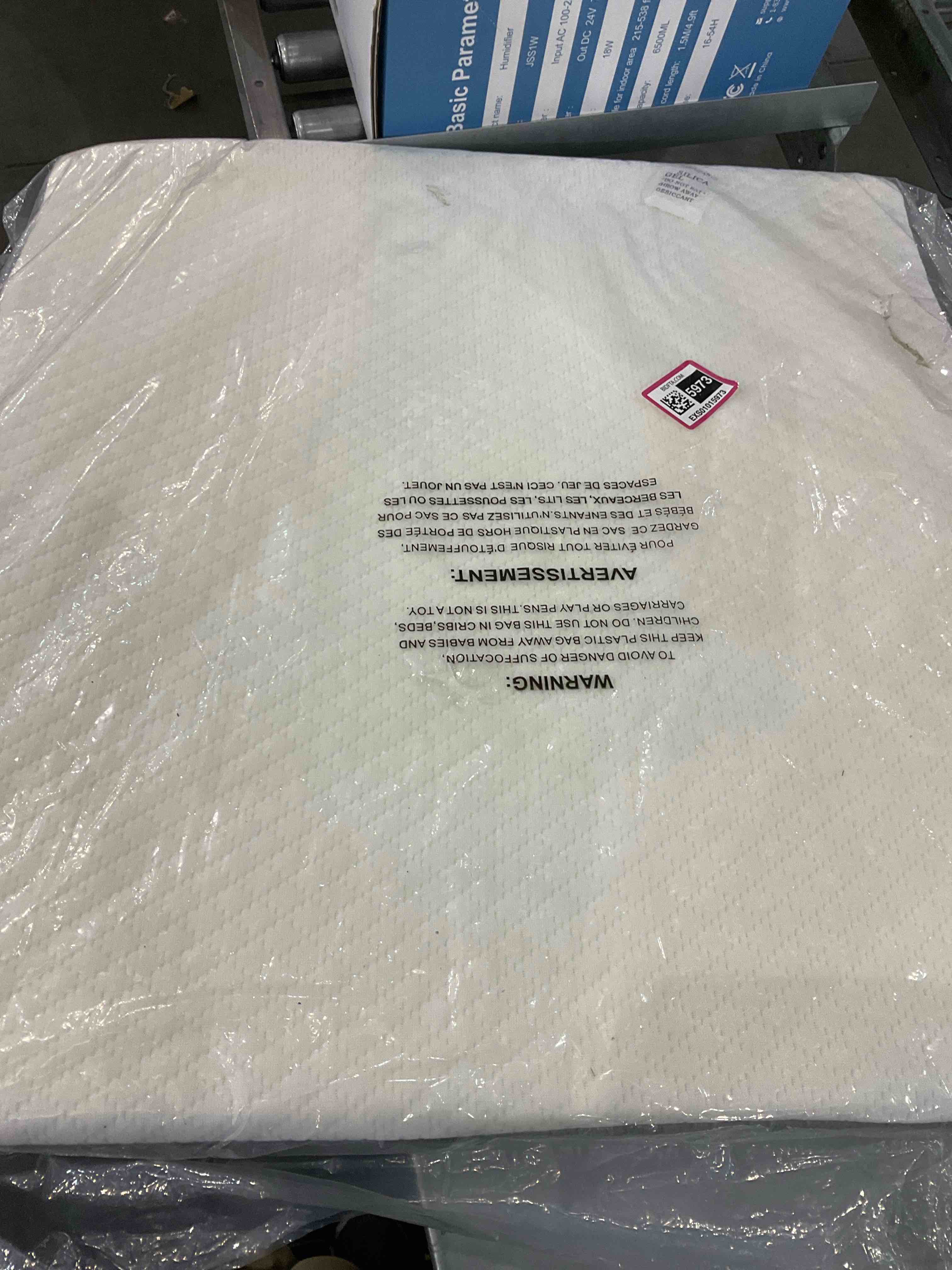 https://s3.amazonaws.com/lotting-images-prod/BargainHunt/EXS01015973_1710511289480.jpeg
