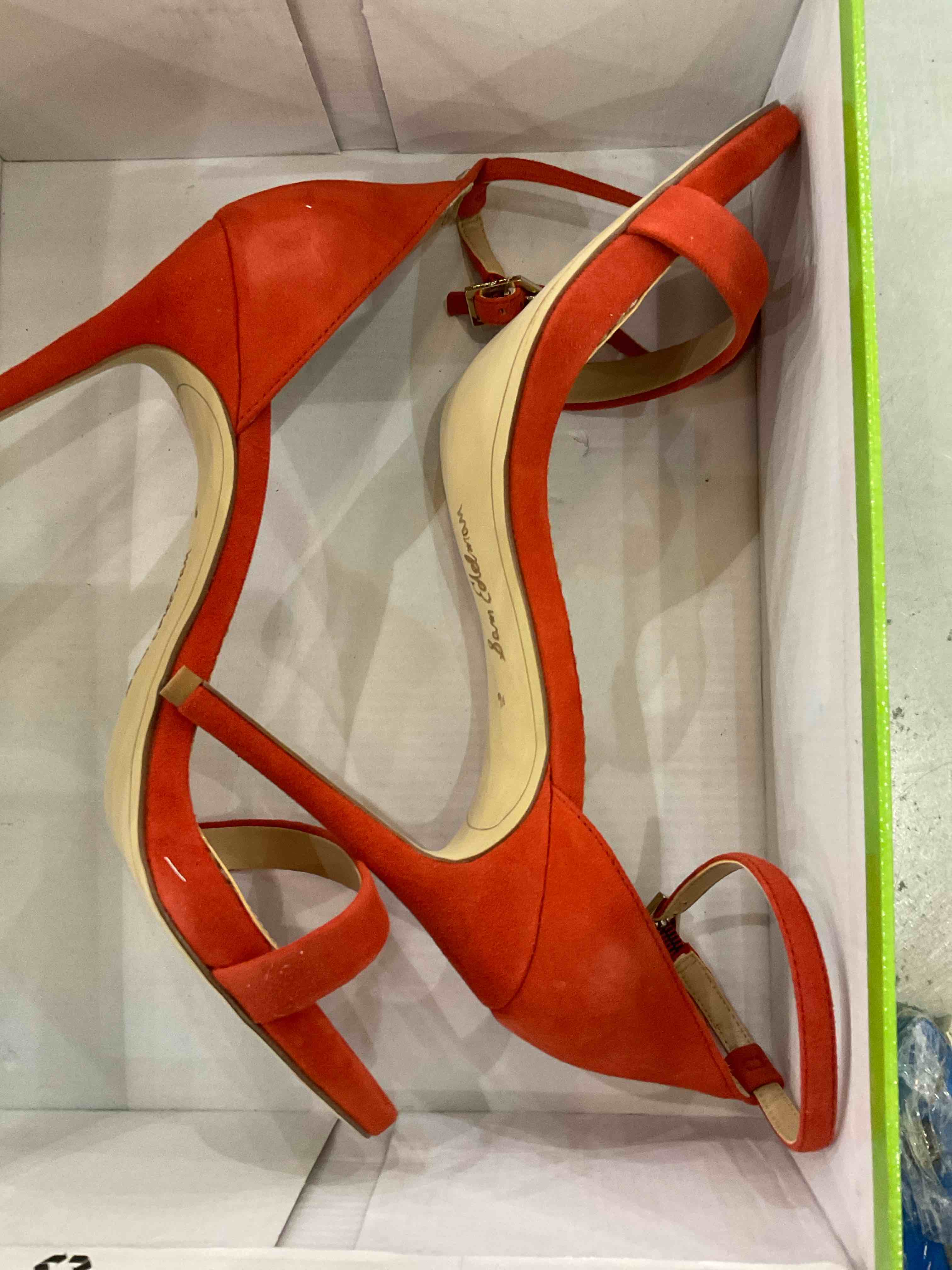 https://s3.amazonaws.com/lotting-images-prod/BargainHunt/EXS01016058_1707934049959.jpeg
