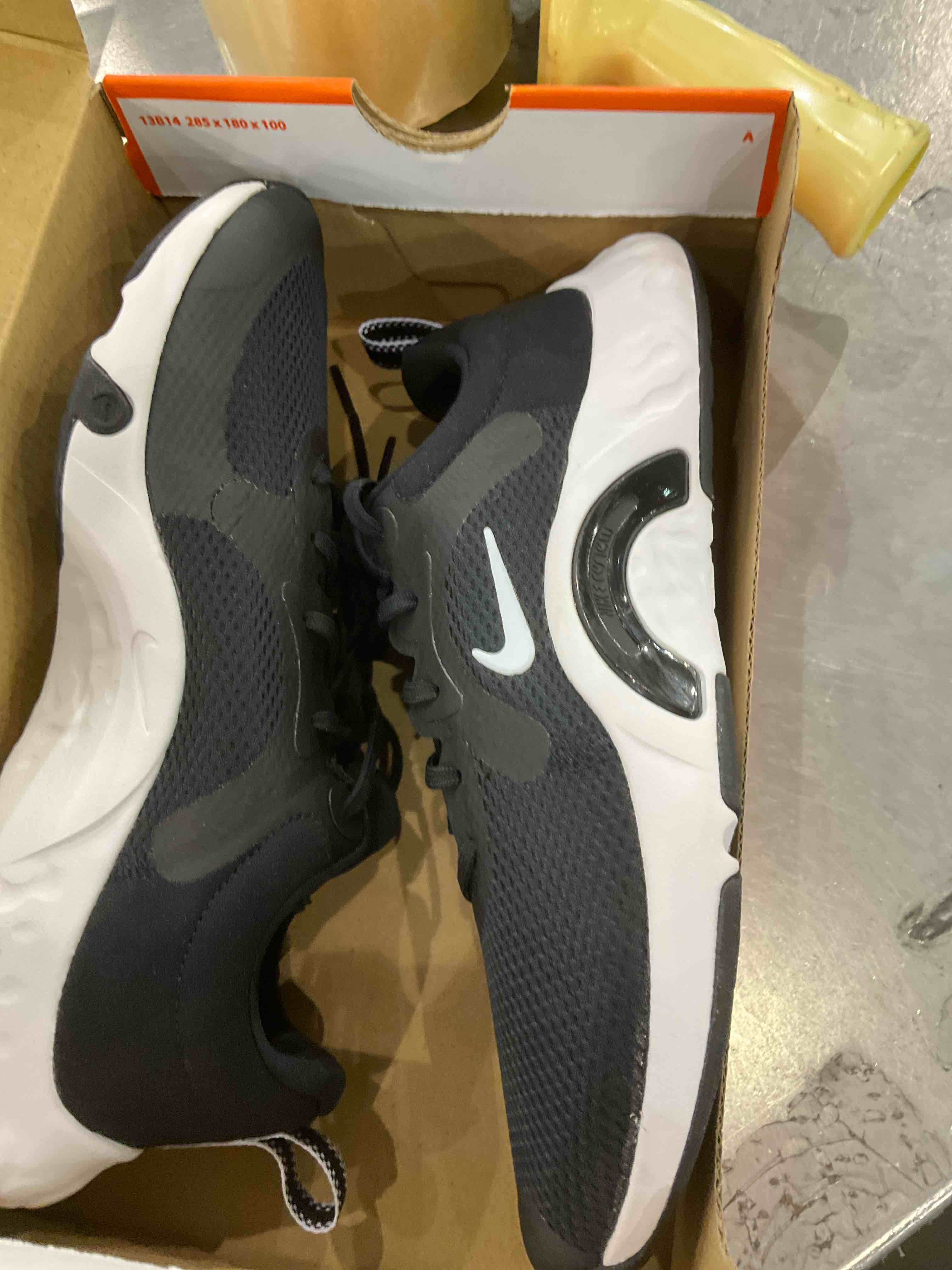 https://s3.amazonaws.com/lotting-images-prod/BargainHunt/EXS01016062_1707915541034.jpeg