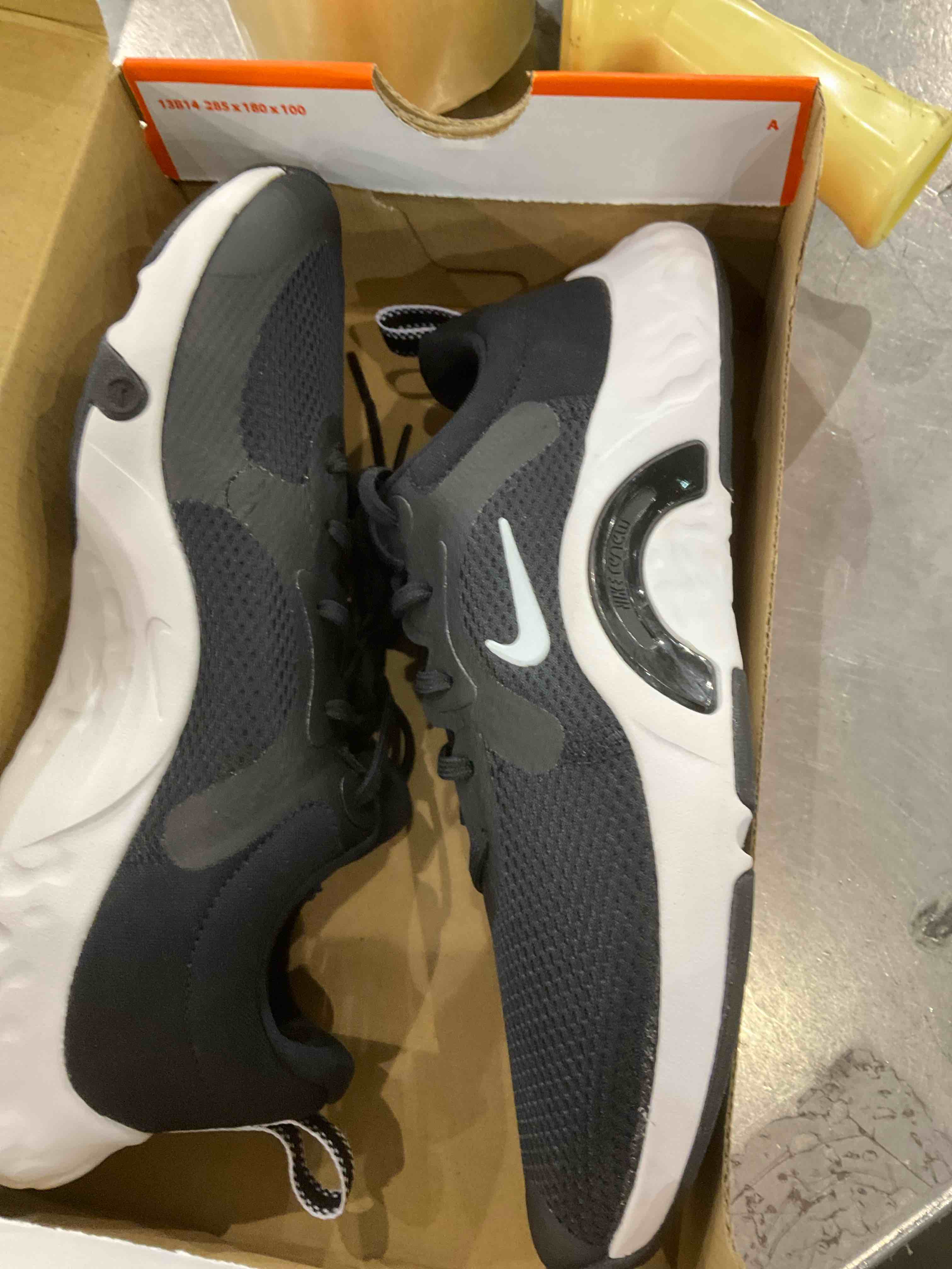 https://s3.amazonaws.com/lotting-images-prod/BargainHunt/EXS01016062_1707915541919.jpeg
