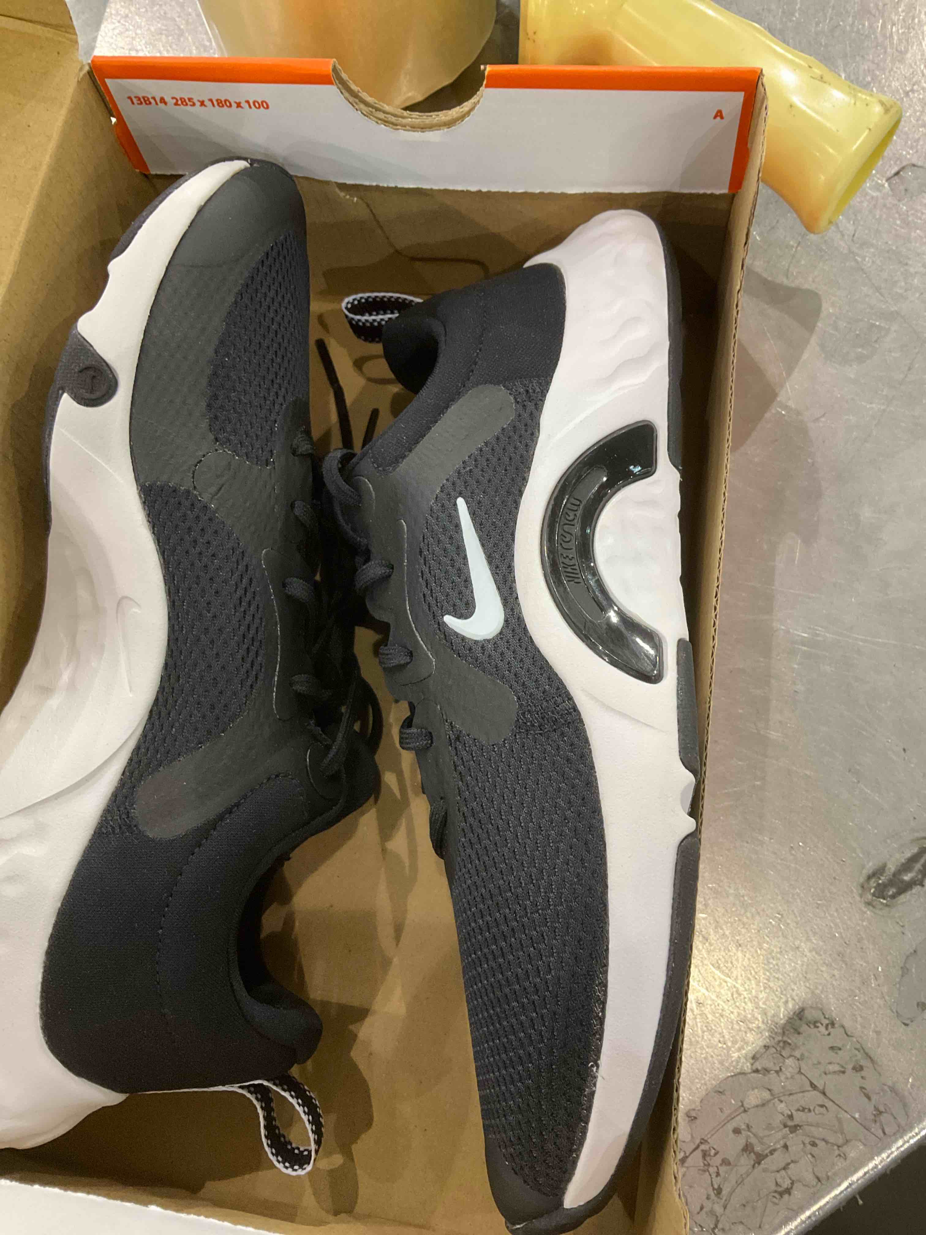 https://s3.amazonaws.com/lotting-images-prod/BargainHunt/EXS01016062_1707915542715.jpeg