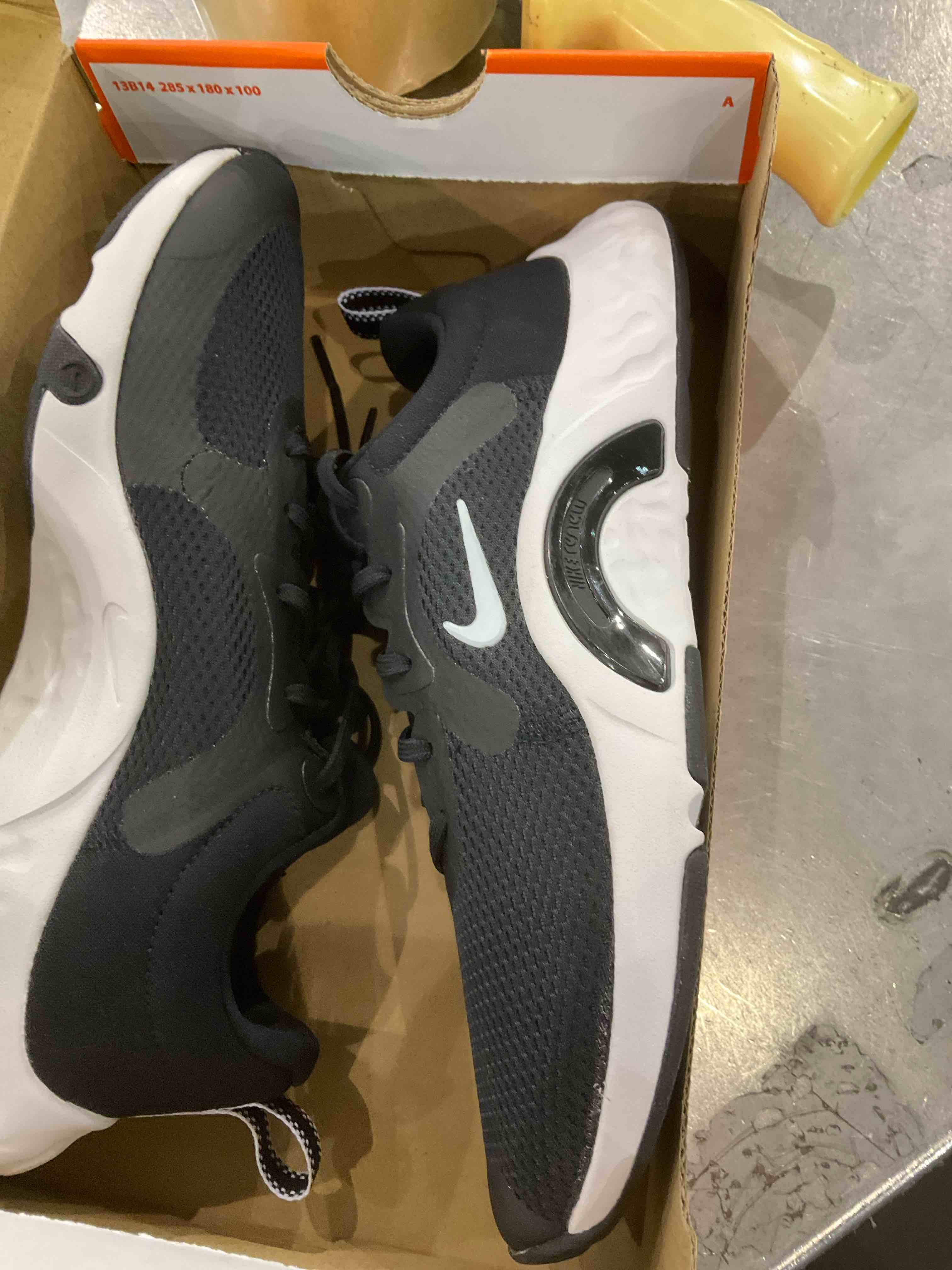 https://s3.amazonaws.com/lotting-images-prod/BargainHunt/EXS01016062_1707915543489.jpeg