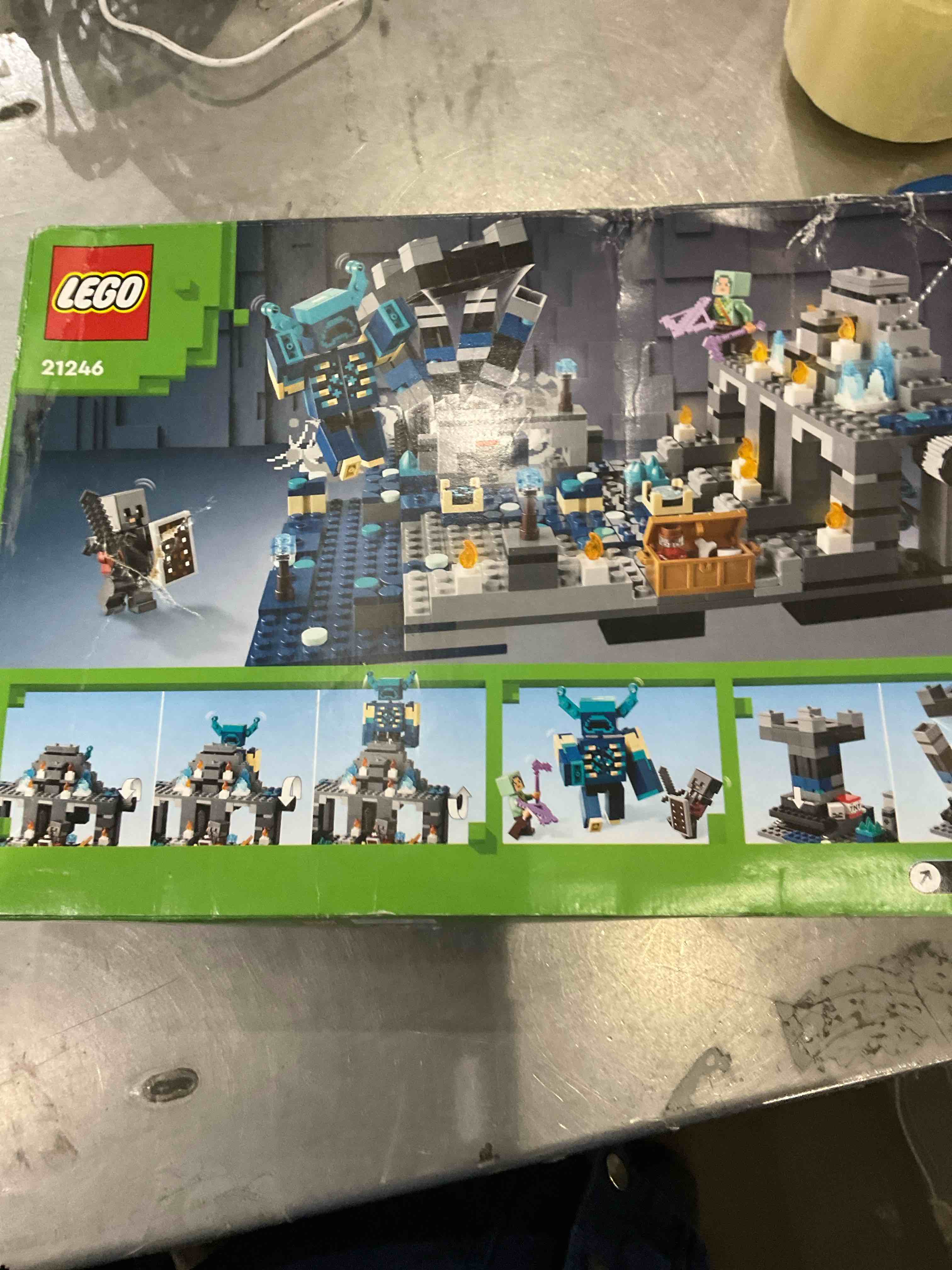 https://s3.amazonaws.com/lotting-images-prod/BargainHunt/EXS01016602_1707832410210.jpeg