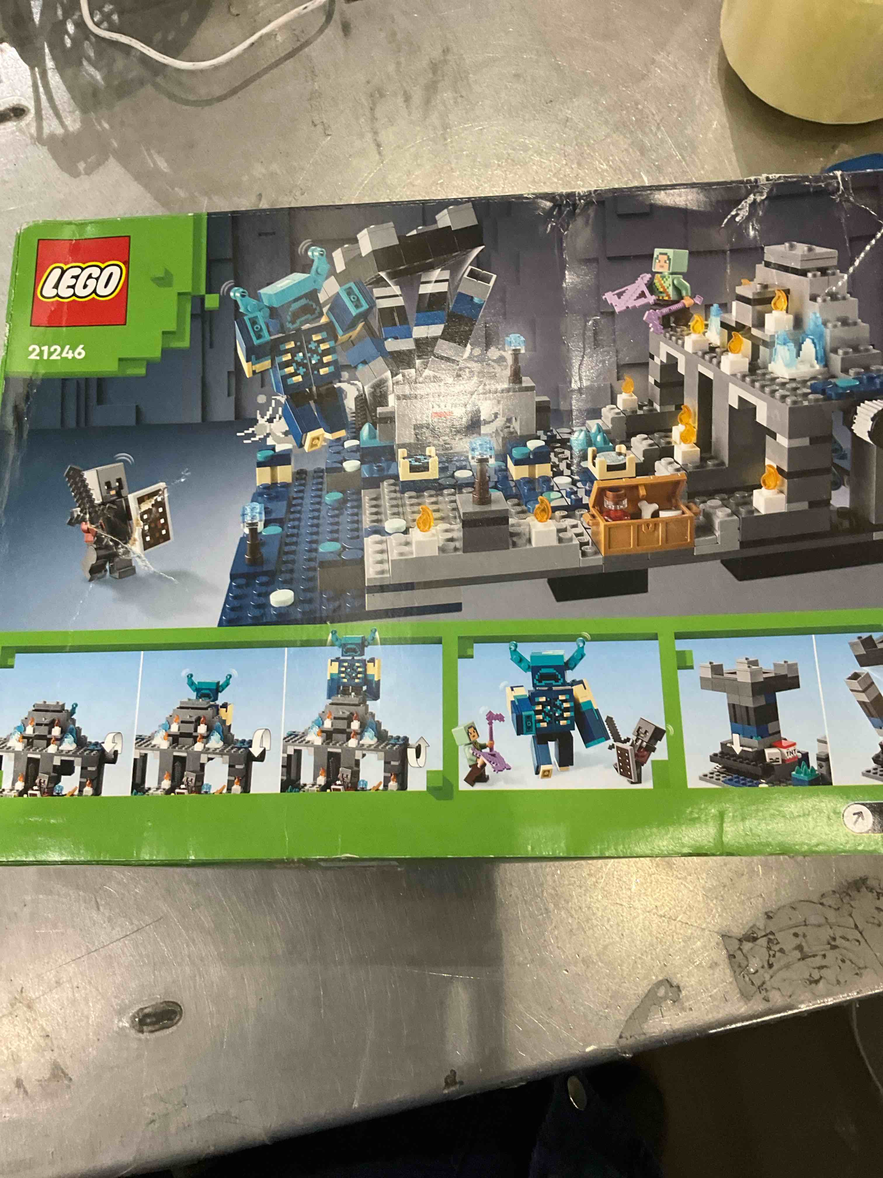 https://s3.amazonaws.com/lotting-images-prod/BargainHunt/EXS01016602_1707832411300.jpeg