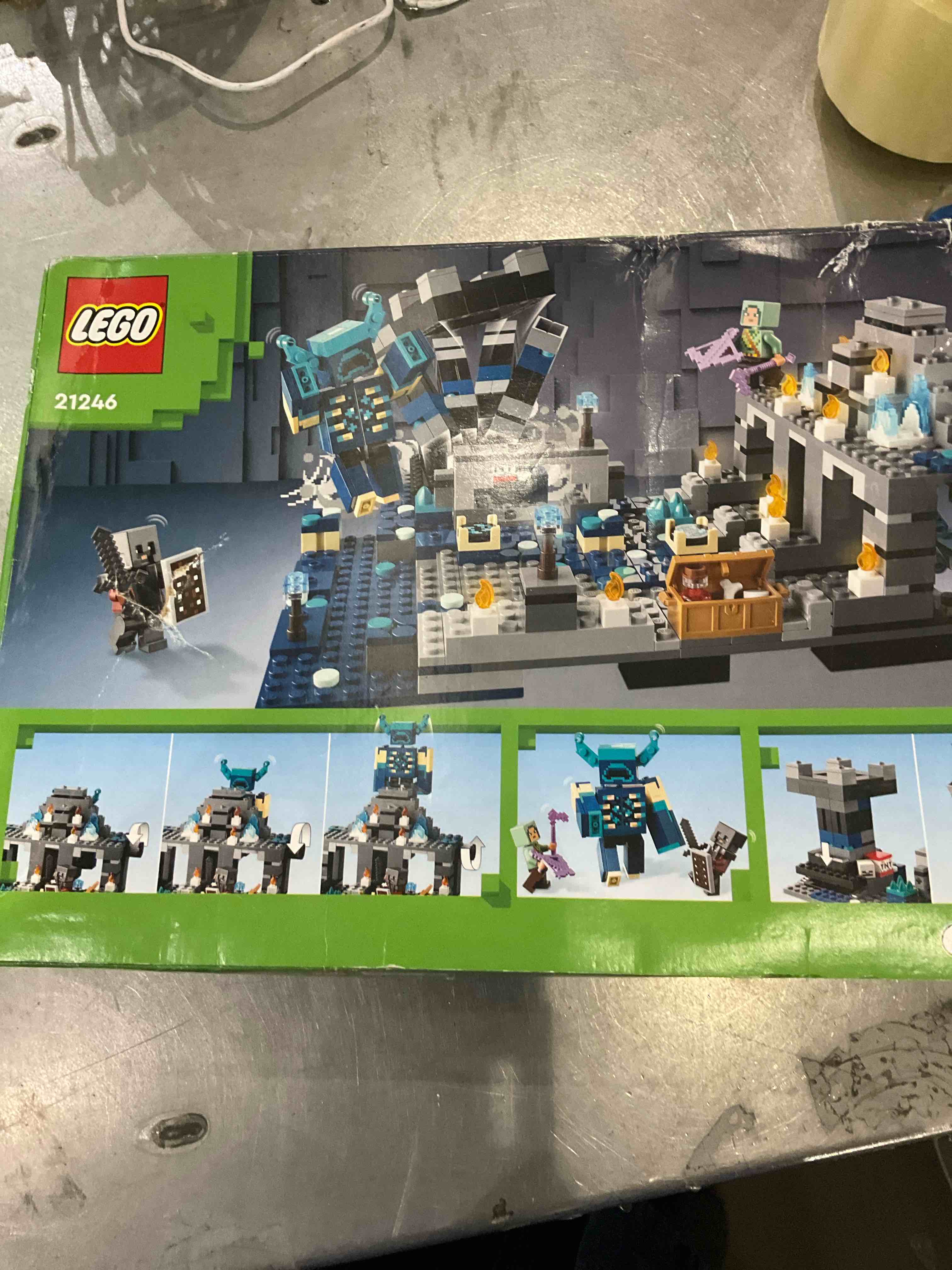 https://s3.amazonaws.com/lotting-images-prod/BargainHunt/EXS01016602_1707832412186.jpeg