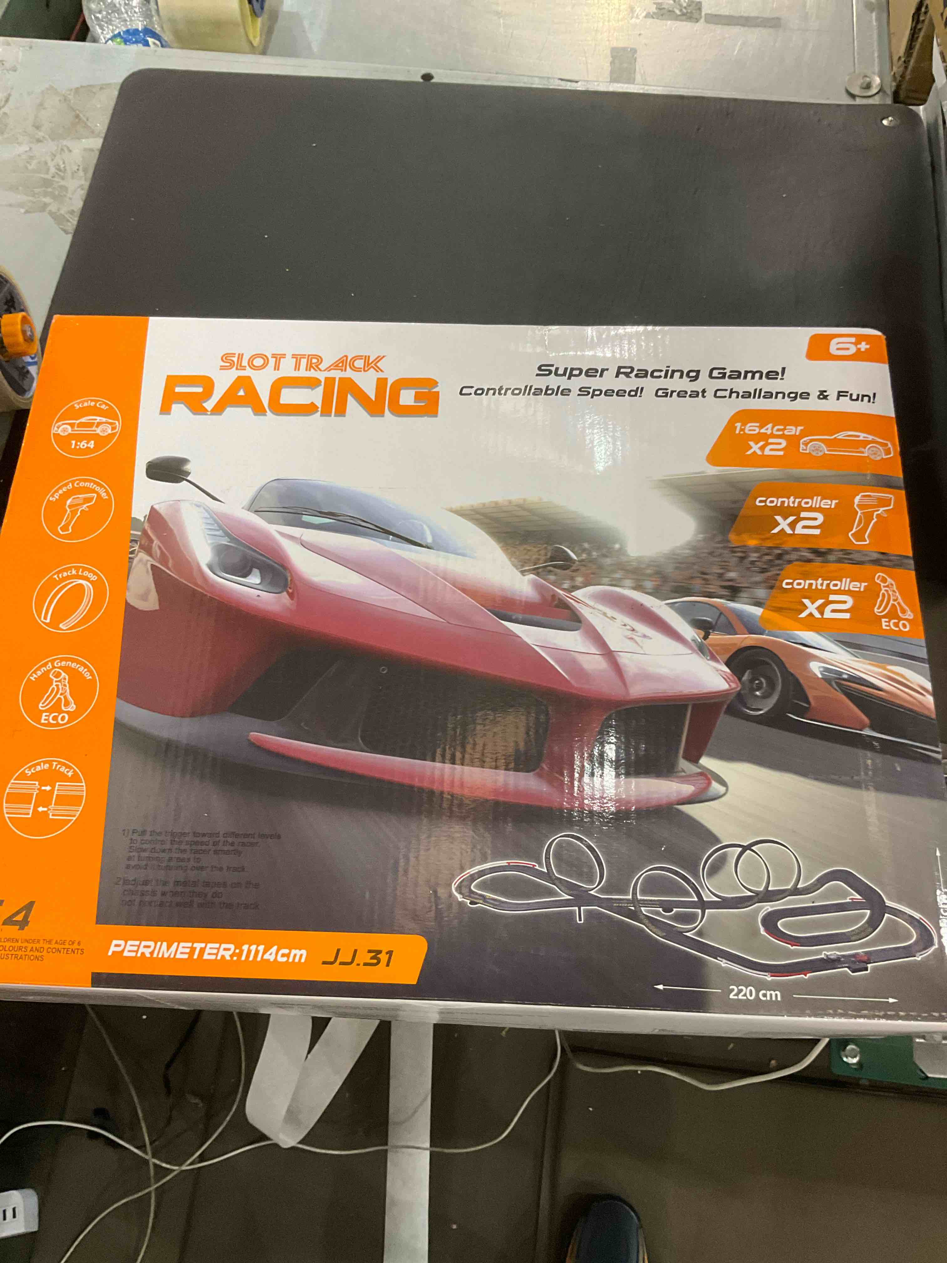 https://s3.amazonaws.com/lotting-images-prod/BargainHunt/EXS01016770_1707752537646.jpeg