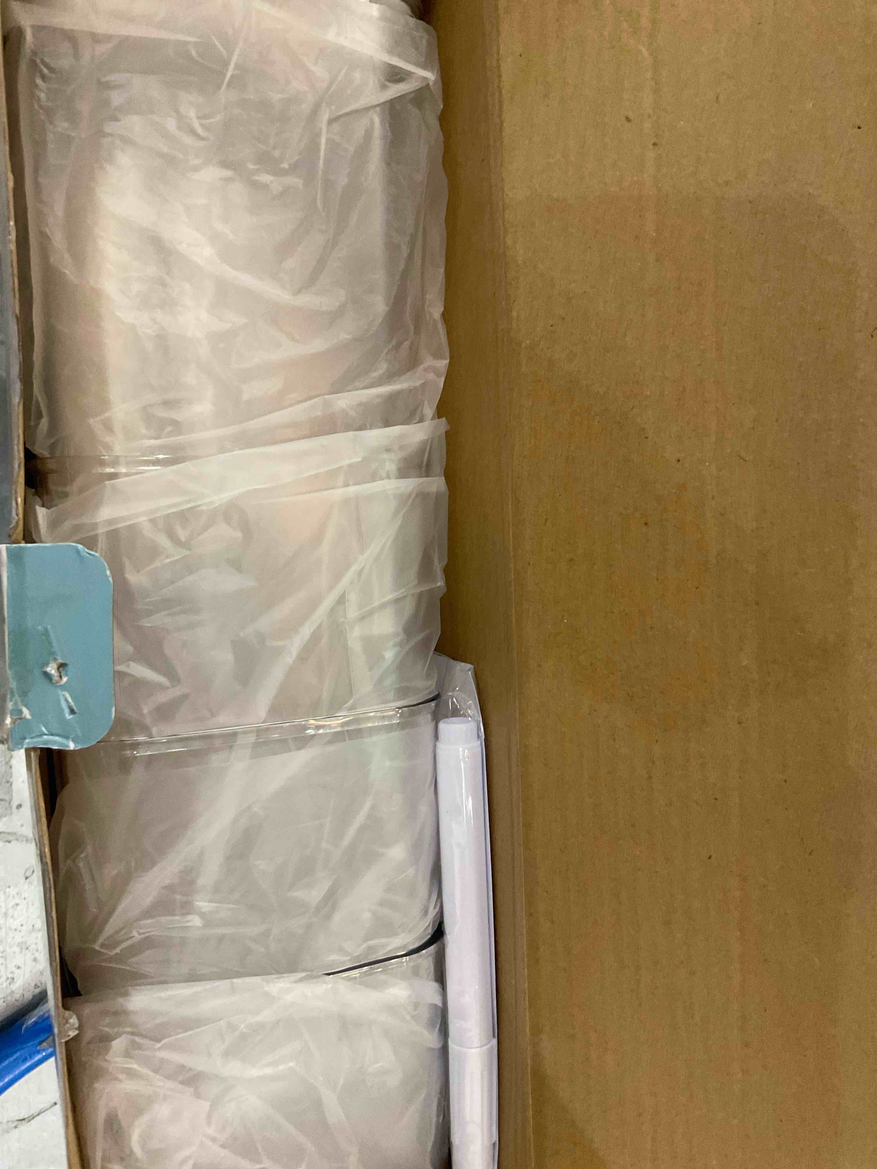 https://s3.amazonaws.com/lotting-images-prod/BargainHunt/EXS01016958_1707935795054.jpeg