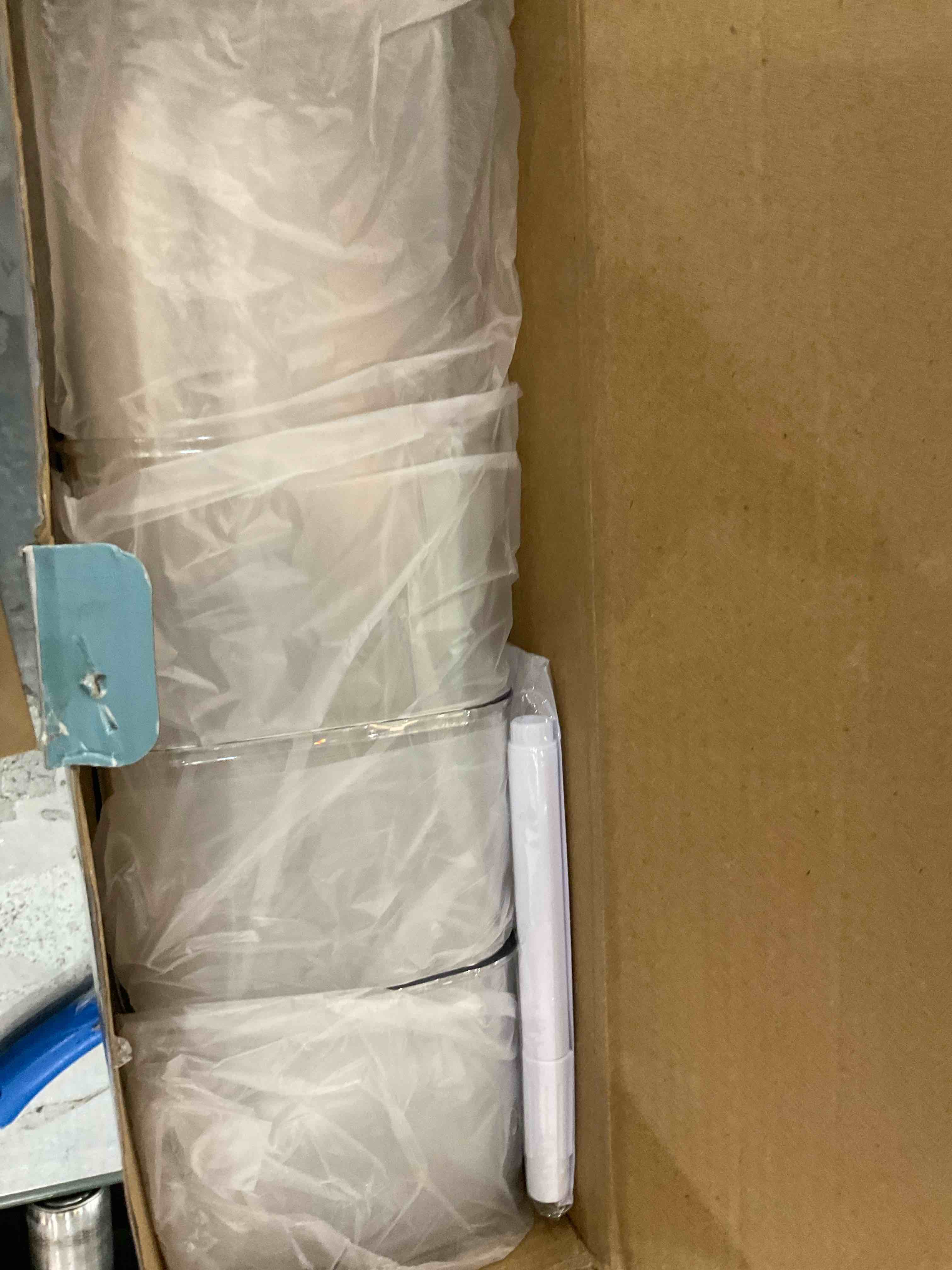 https://s3.amazonaws.com/lotting-images-prod/BargainHunt/EXS01016958_1707935796113.jpeg
