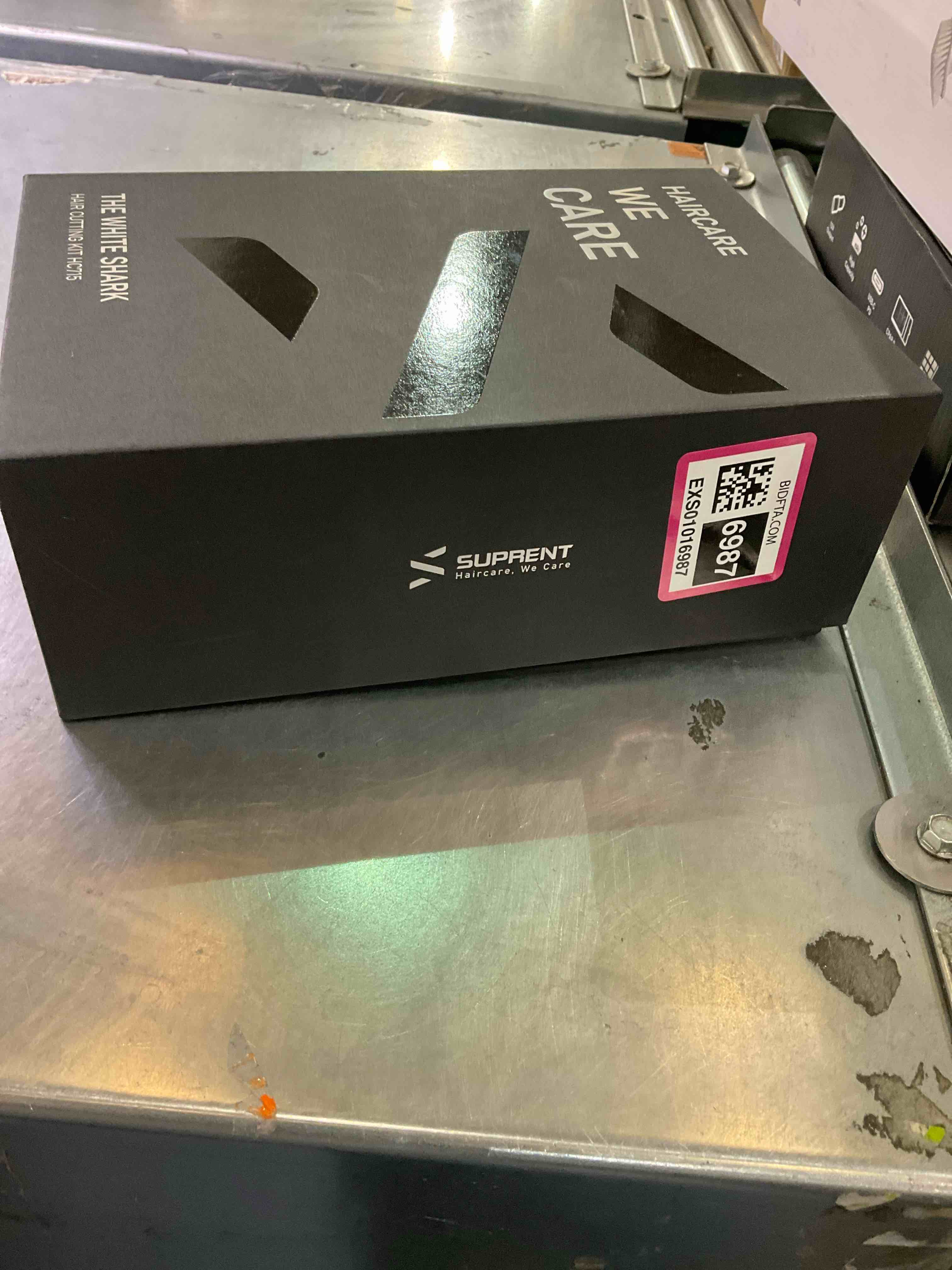 https://s3.amazonaws.com/lotting-images-prod/BargainHunt/EXS01016987_1707925504653.jpeg
