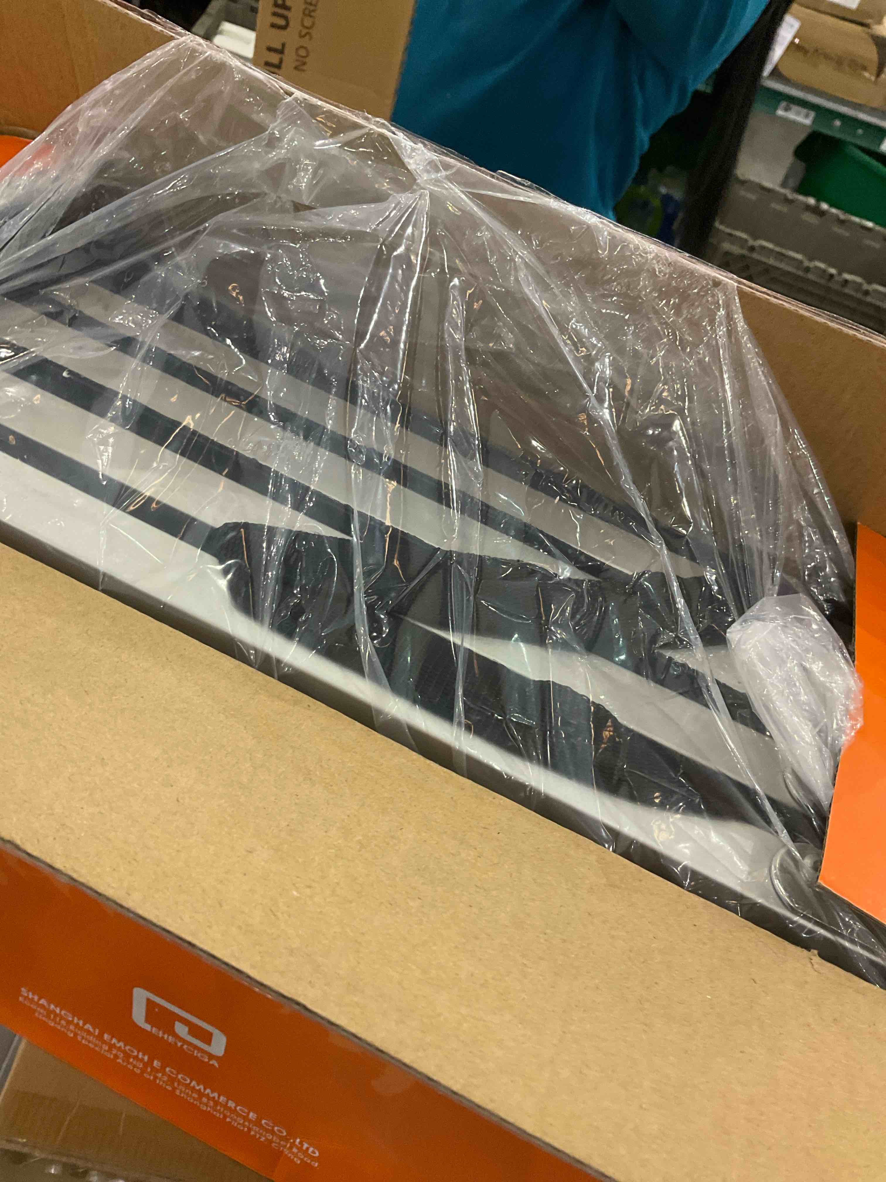 https://s3.amazonaws.com/lotting-images-prod/BargainHunt/EXS01017128_1708111600855.jpeg