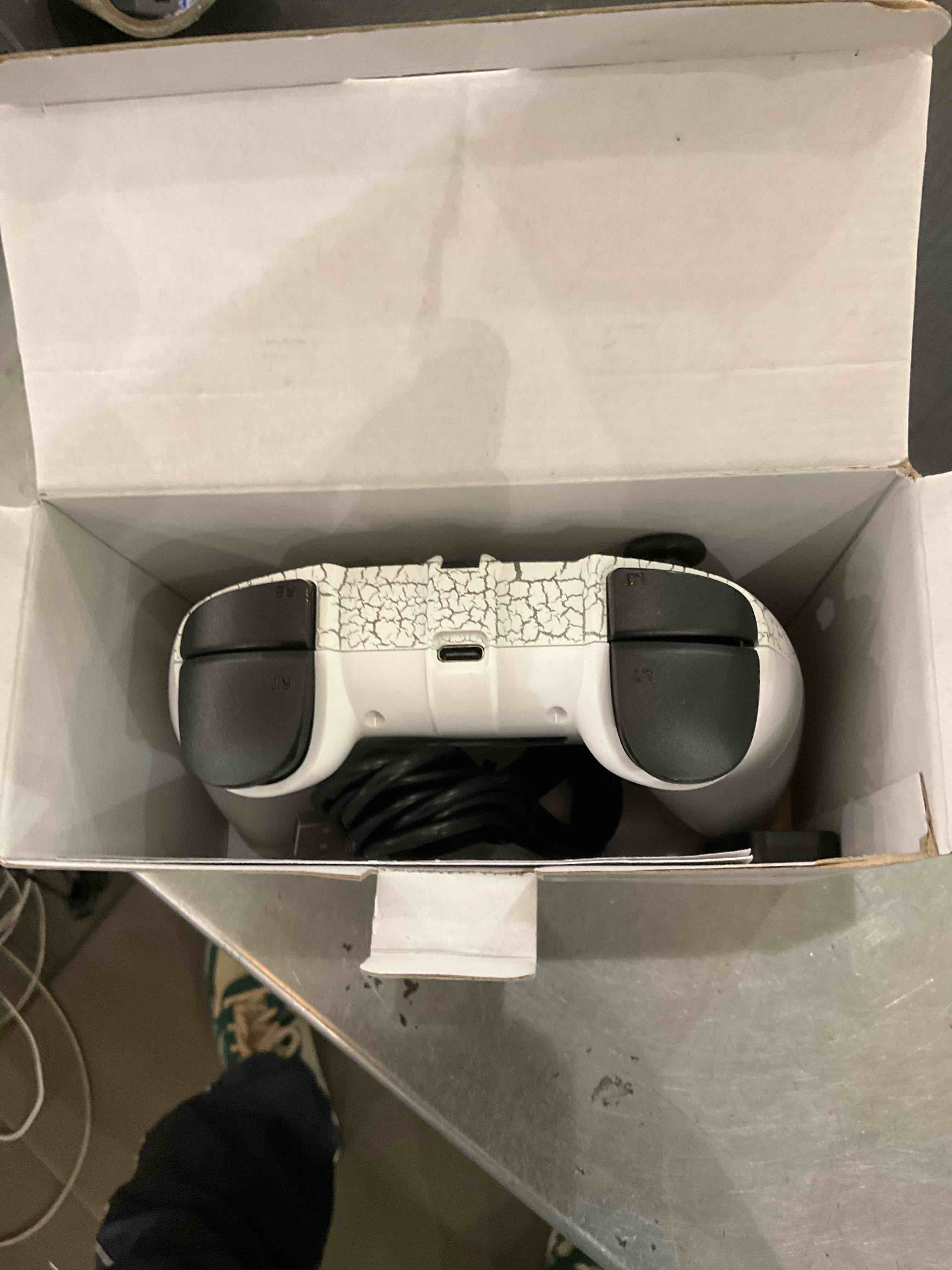 https://s3.amazonaws.com/lotting-images-prod/BargainHunt/EXS01017545_1707323921671.jpeg