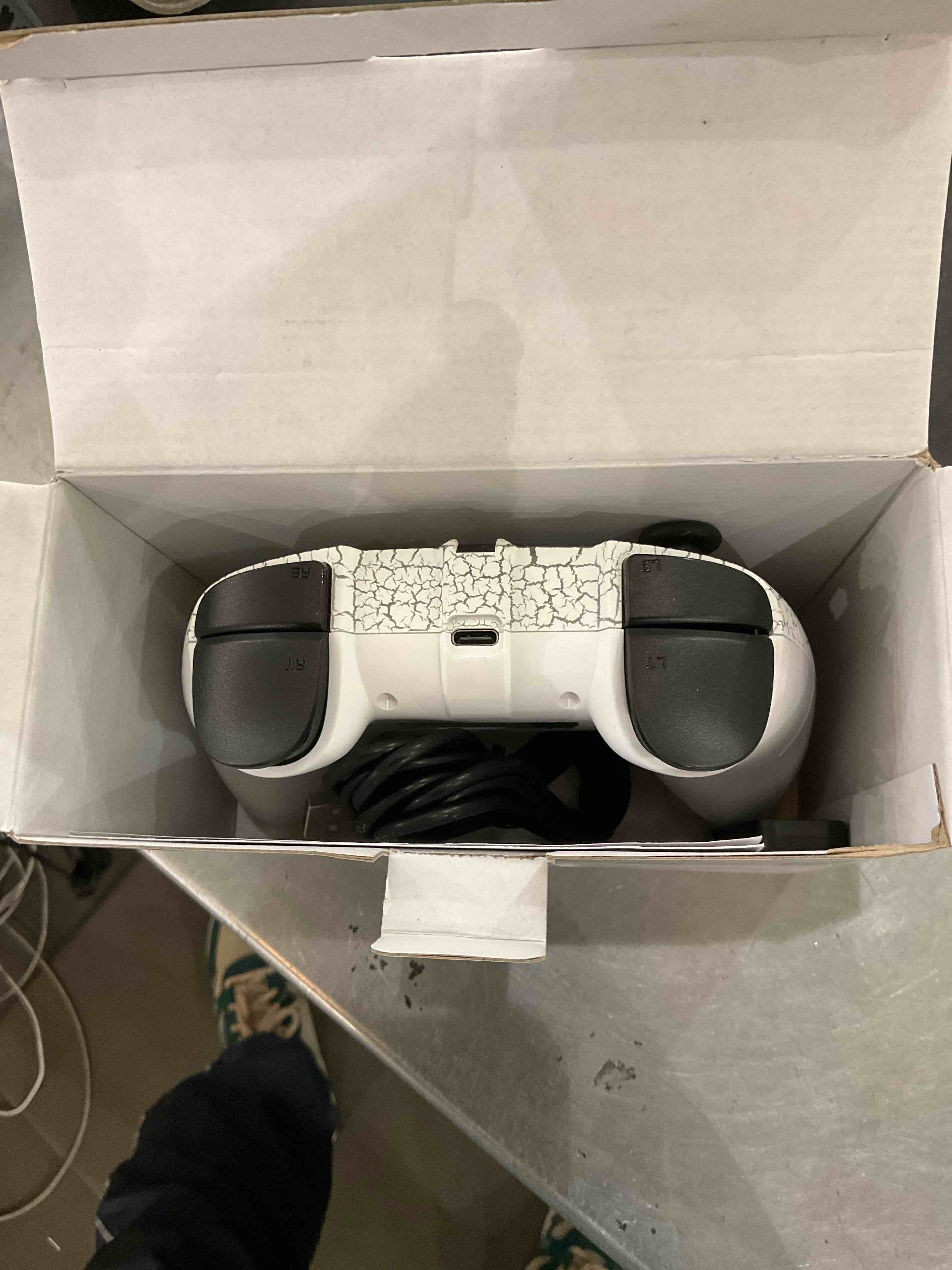 https://s3.amazonaws.com/lotting-images-prod/BargainHunt/EXS01017545_1707323922717.jpeg