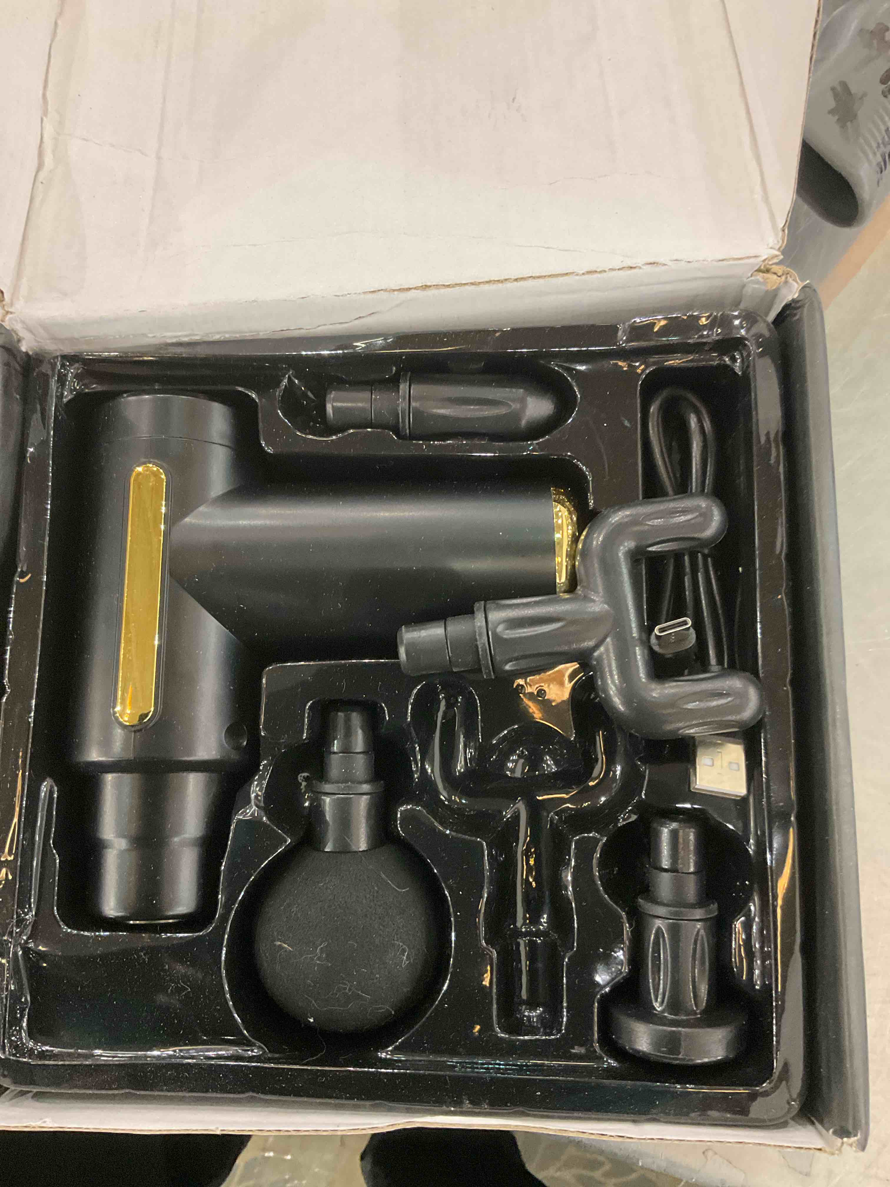https://s3.amazonaws.com/lotting-images-prod/BargainHunt/EXS01017810_1707925315998.jpeg