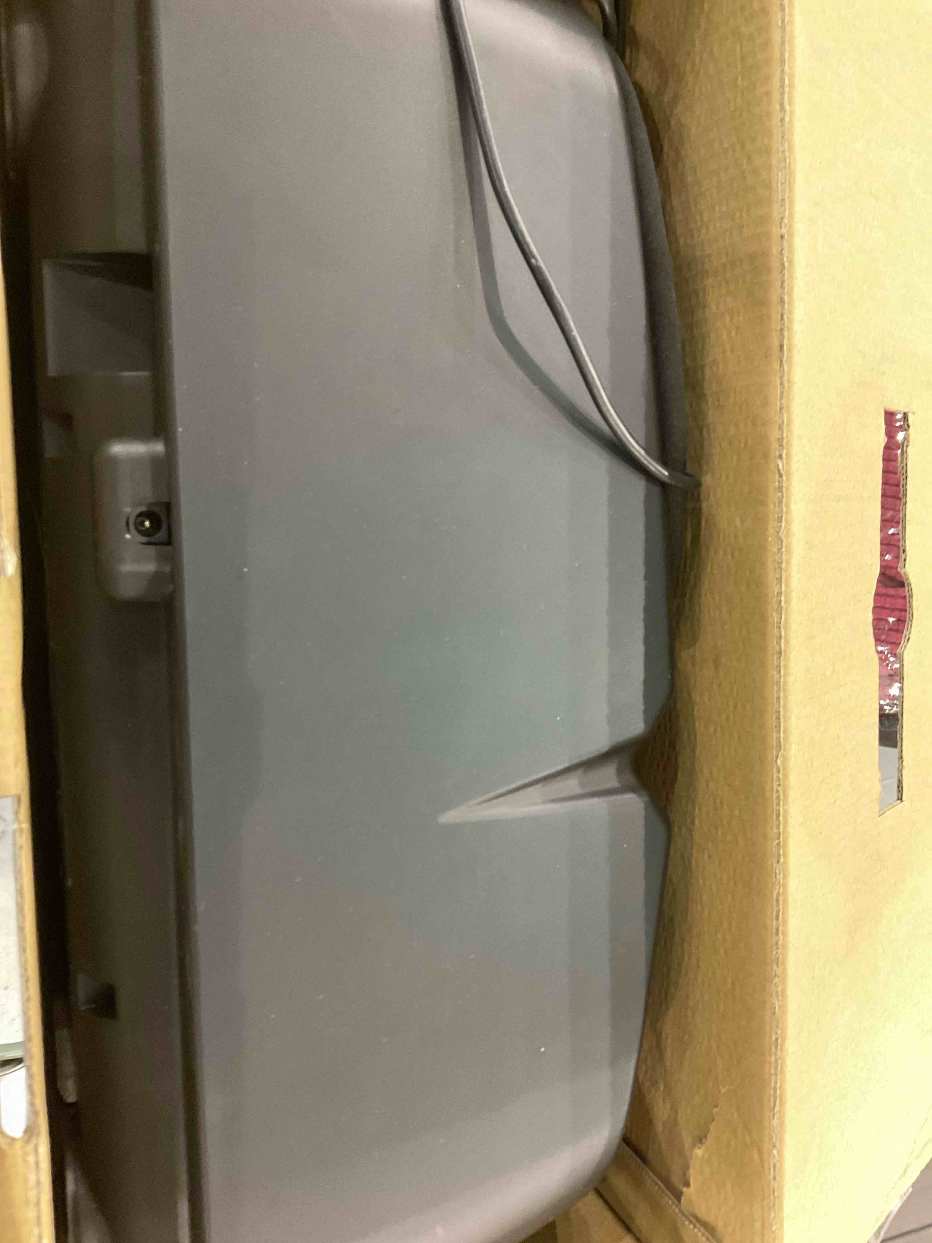 https://s3.amazonaws.com/lotting-images-prod/BargainHunt/EXS01017898_1708085814404.jpeg
